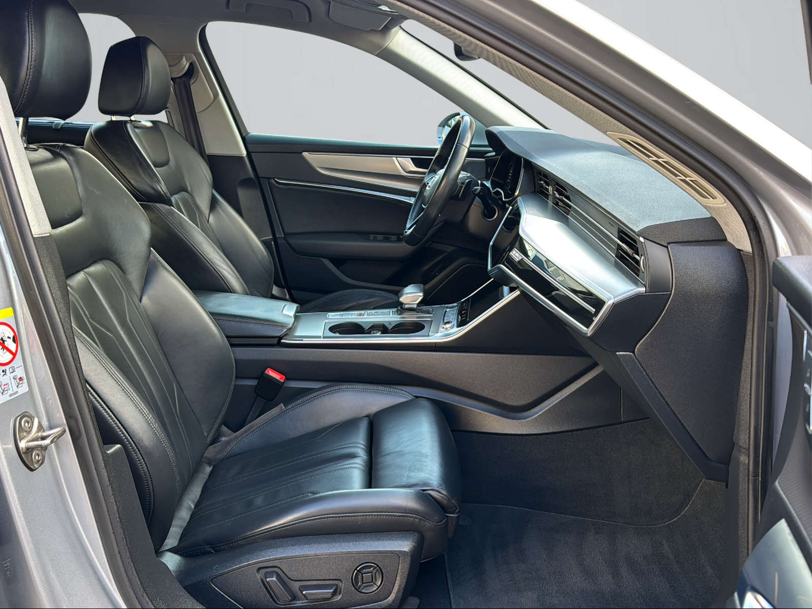 AUDI A6 Avant 45 TFSI Sport S-Line Attraction S-tronic quattro-image-10