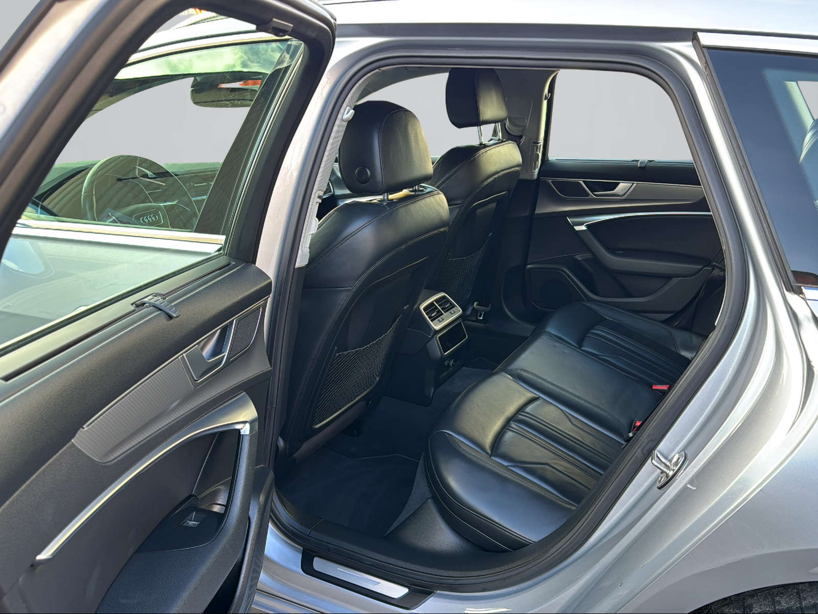 AUDI A6 Avant 45 TFSI Sport S-Line Attraction S-tronic quattro-image-11