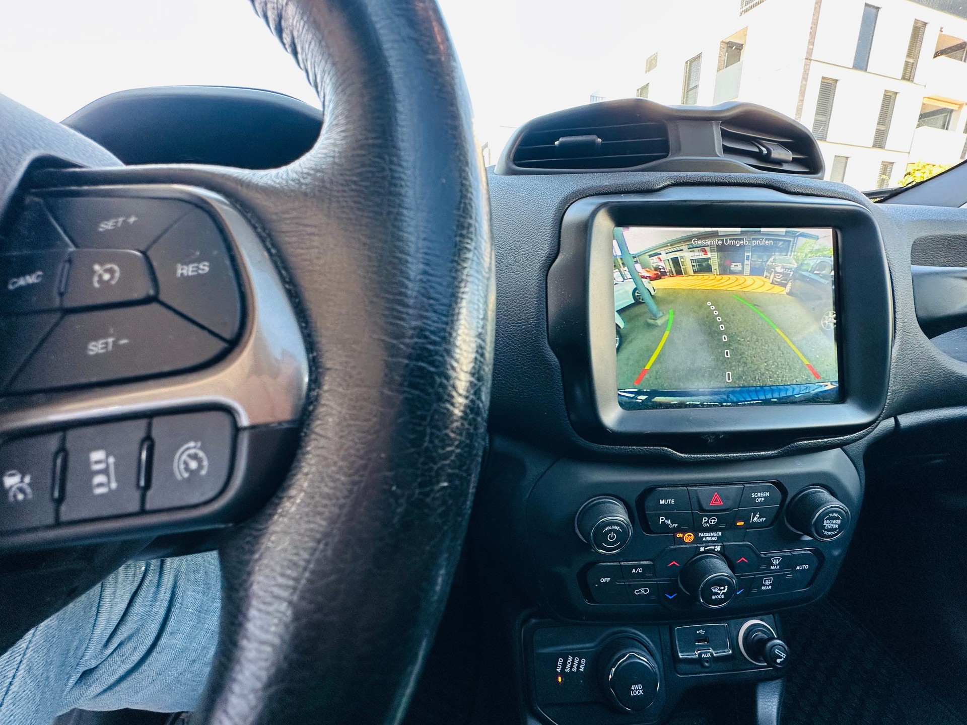 JEEP Renegade 1.4 Turbo Limited AWD-image-14