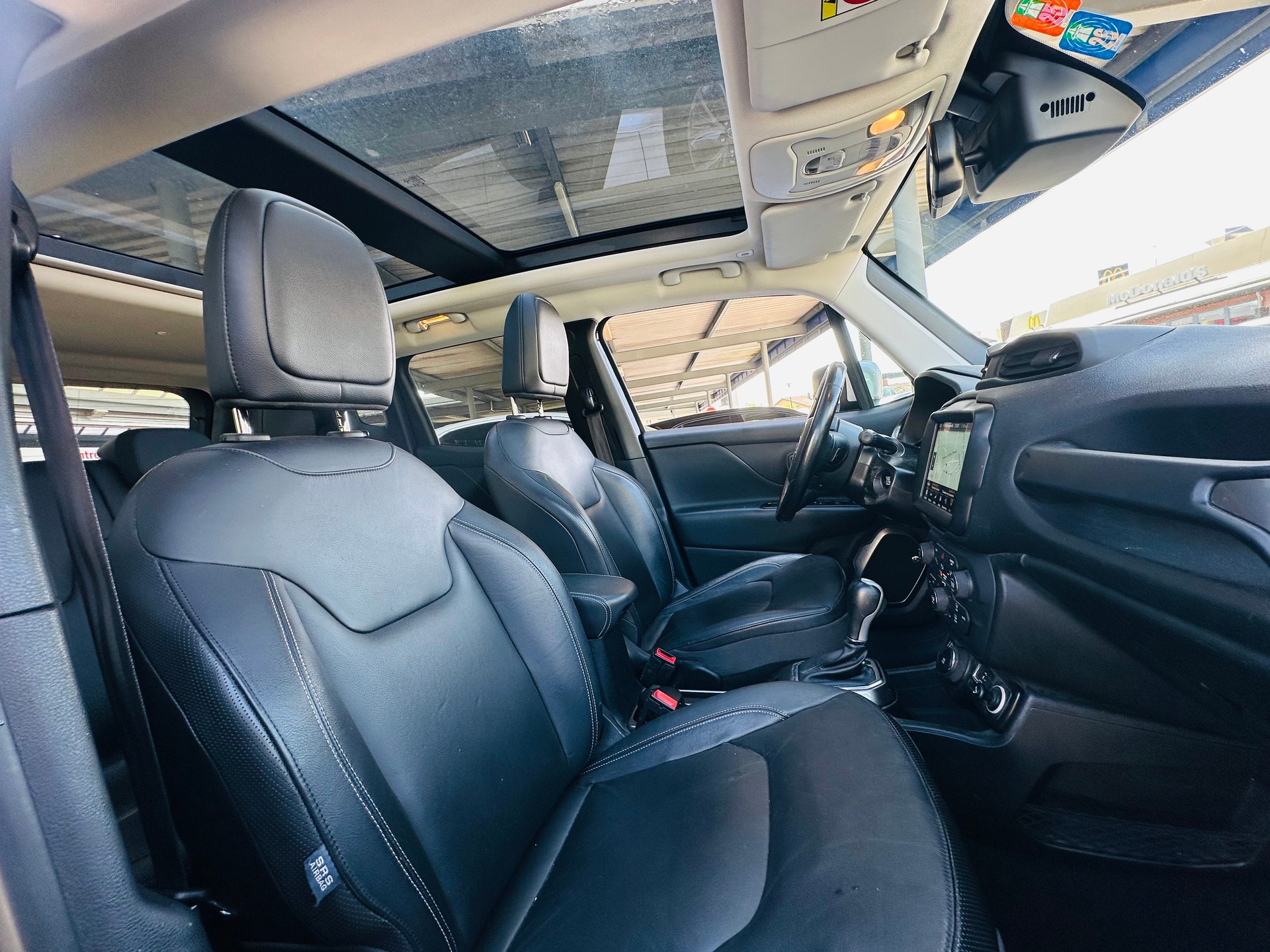 JEEP Renegade 1.4 Turbo Limited AWD-image-12