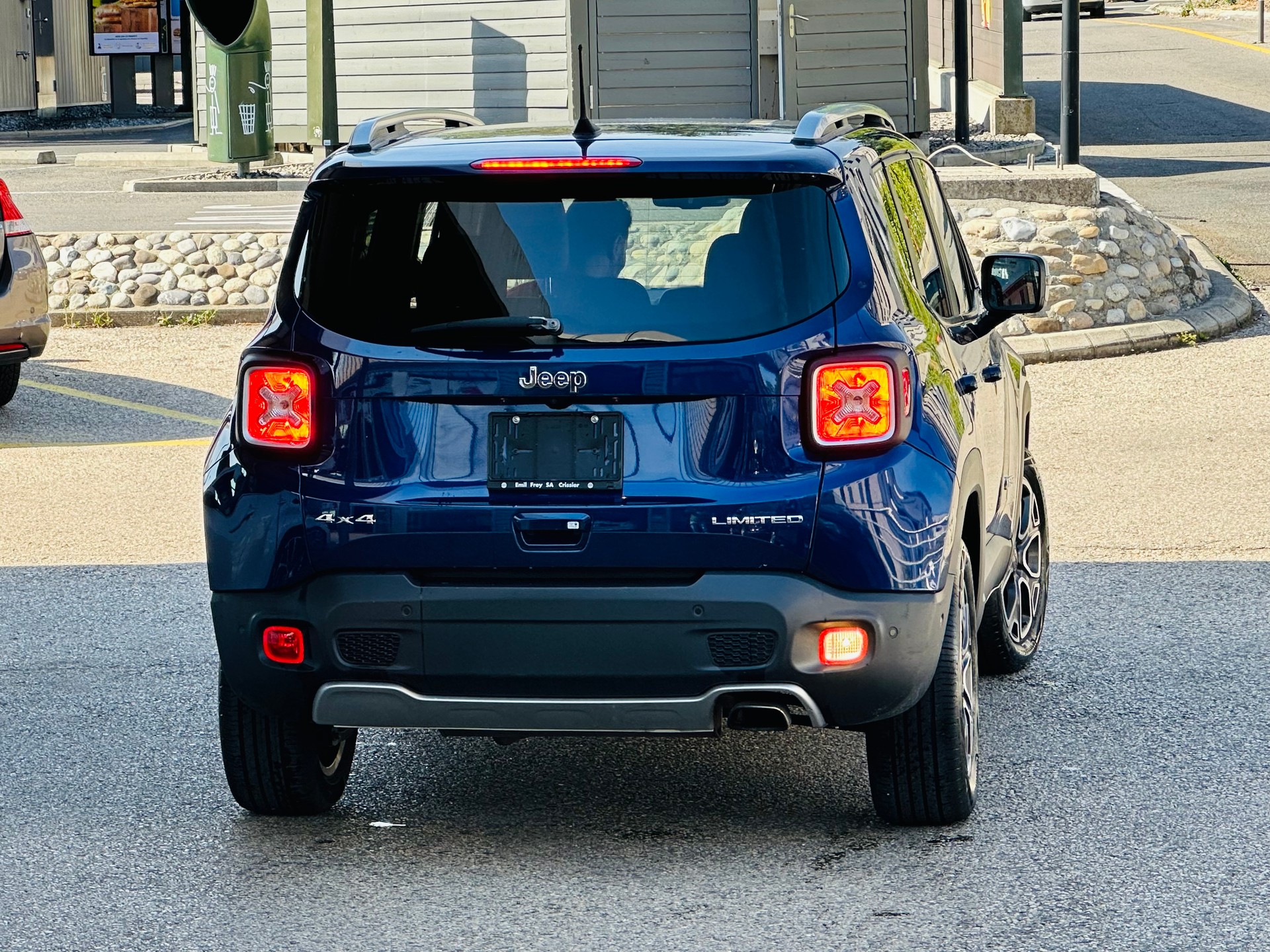 JEEP Renegade 1.4 Turbo Limited AWD-image-6