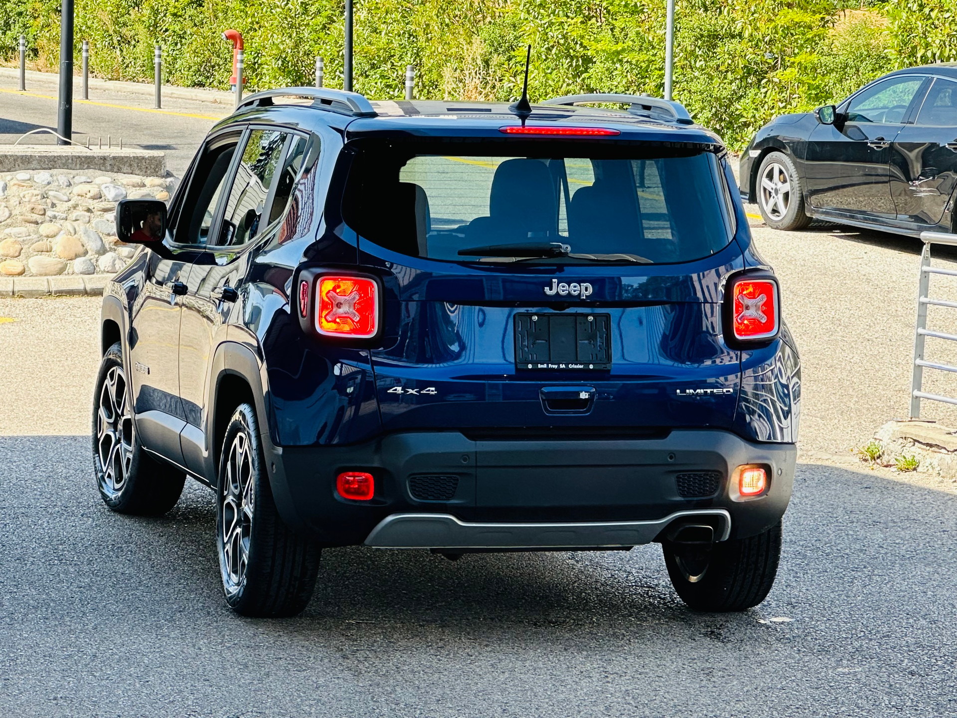 JEEP Renegade 1.4 Turbo Limited AWD-image-9