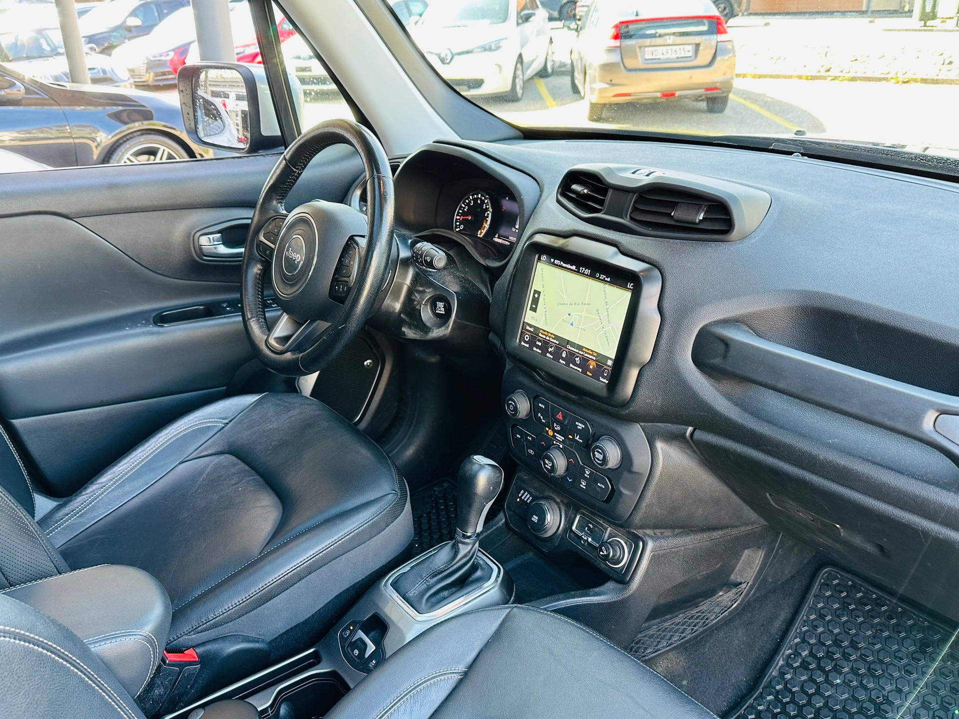 JEEP Renegade 1.4 Turbo Limited AWD-image-13