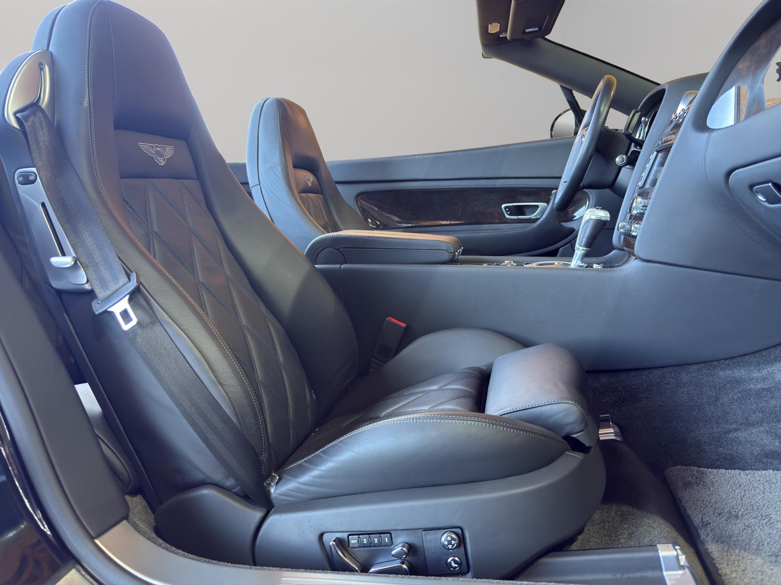 BENTLEY Continental GTC 6.0-image-17