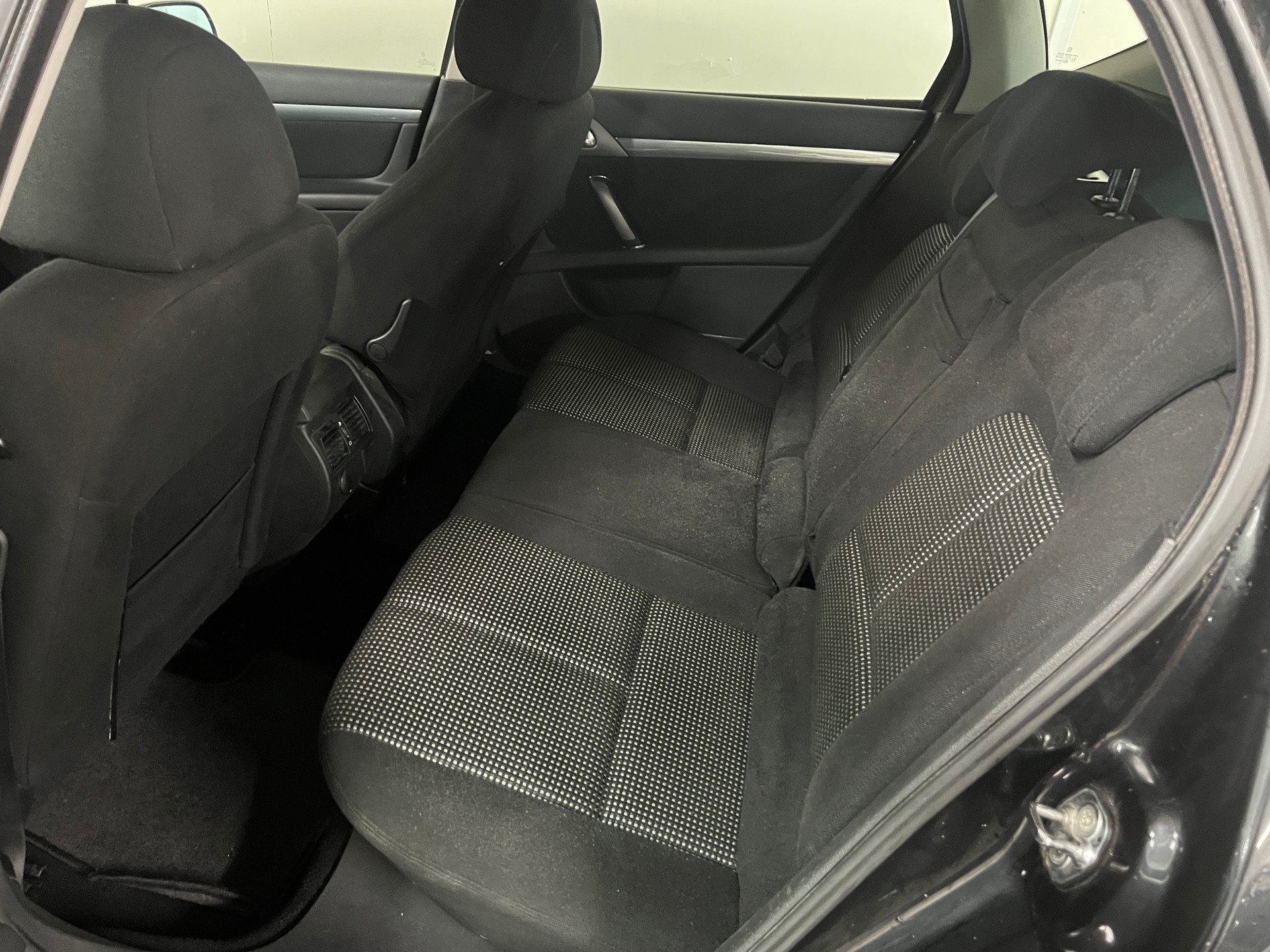 PEUGEOT 407 SW 2.2 ST Dynamic-image-12
