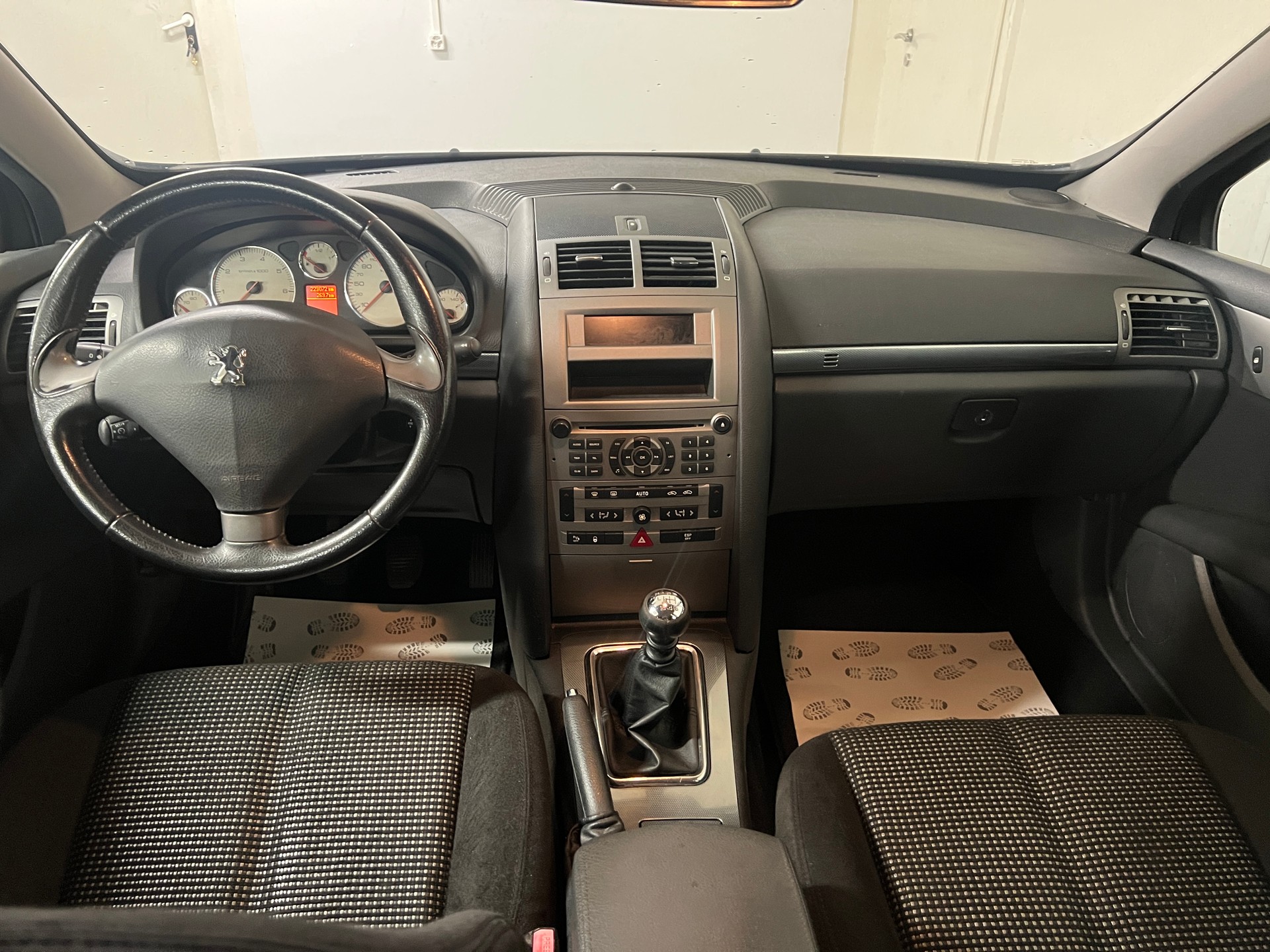 PEUGEOT 407 SW 2.2 ST Dynamic-image-10