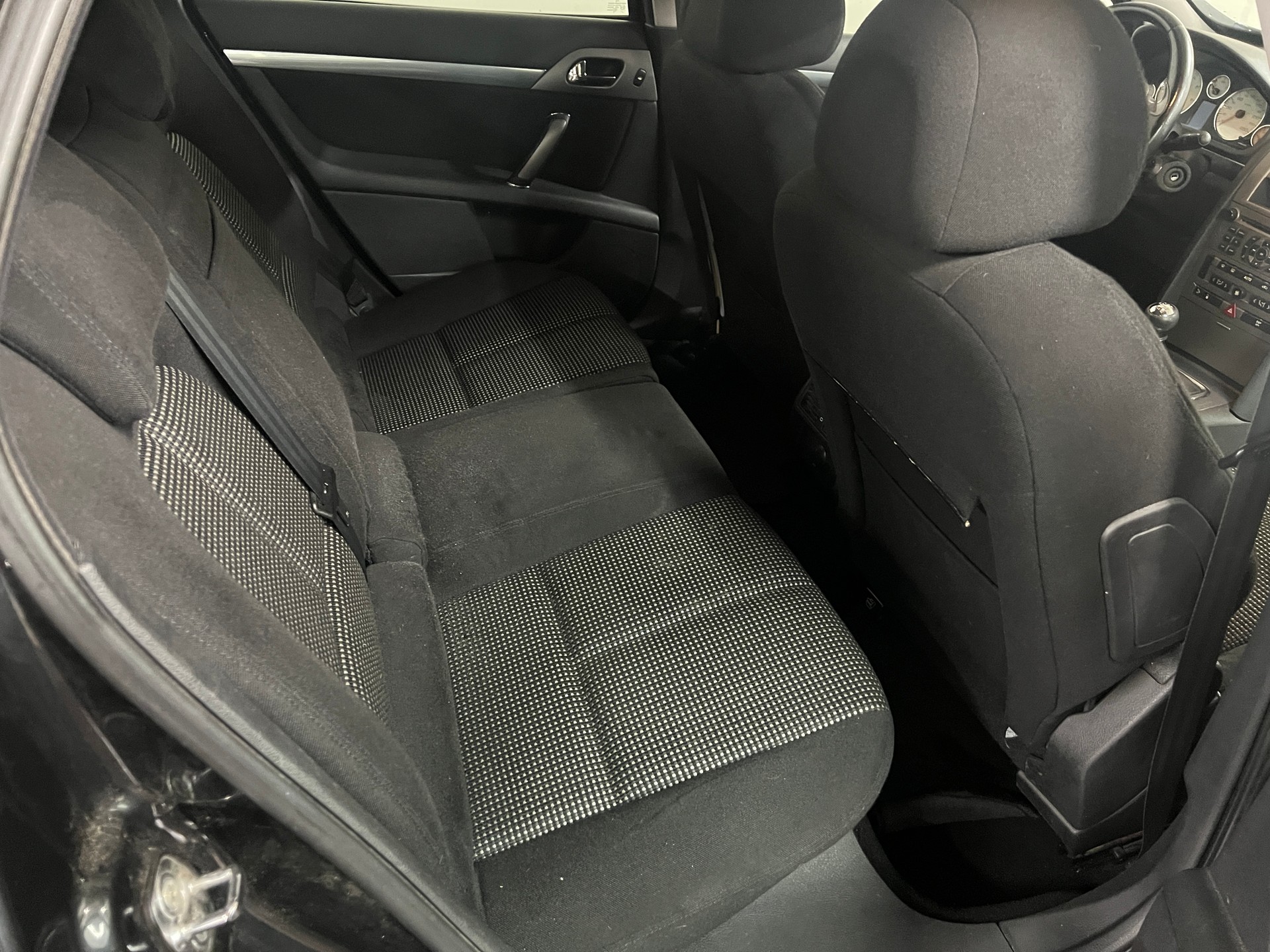 PEUGEOT 407 SW 2.2 ST Dynamic-image-11