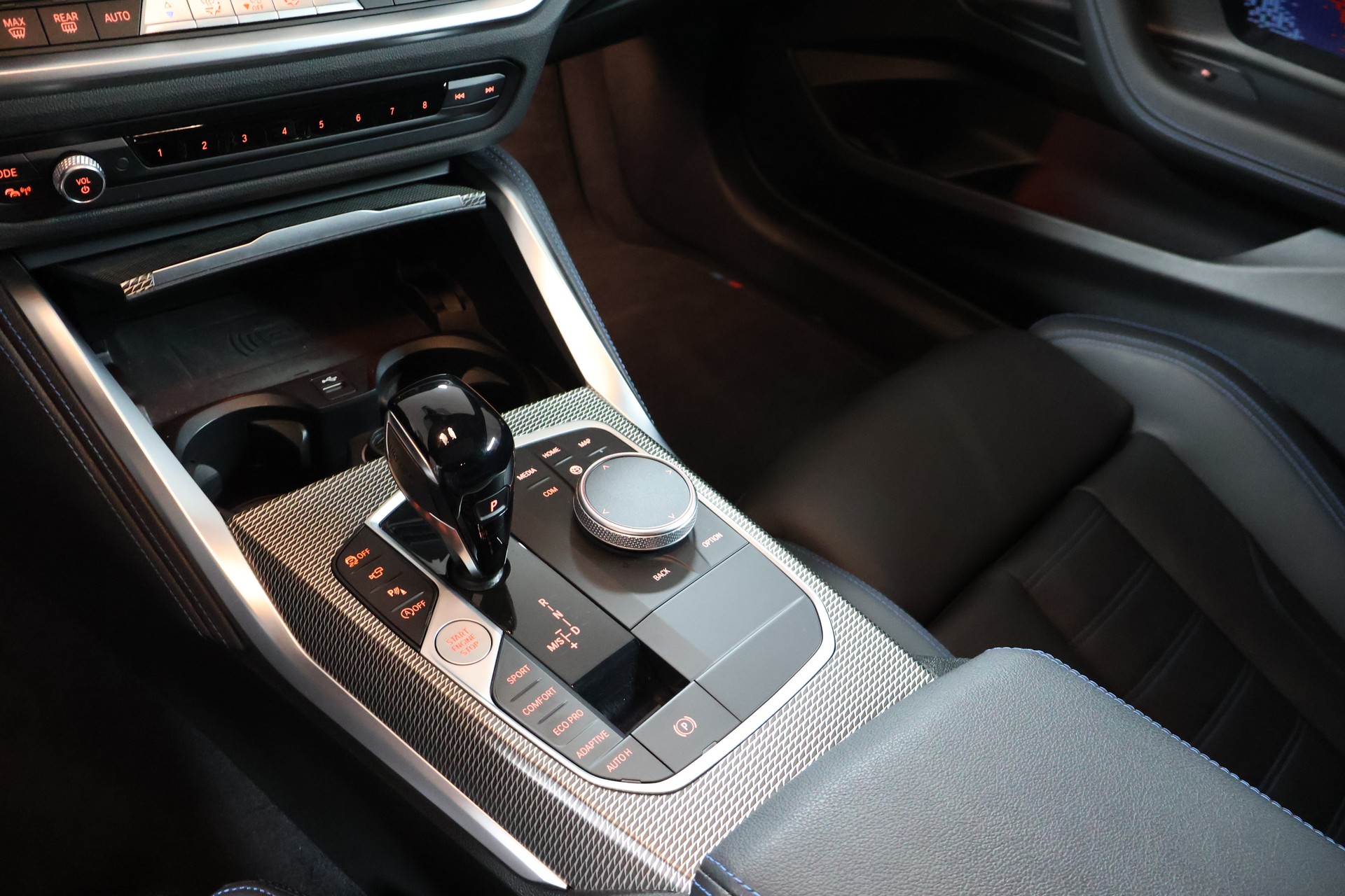 BMW M240i xDrive Steptronic-image-12