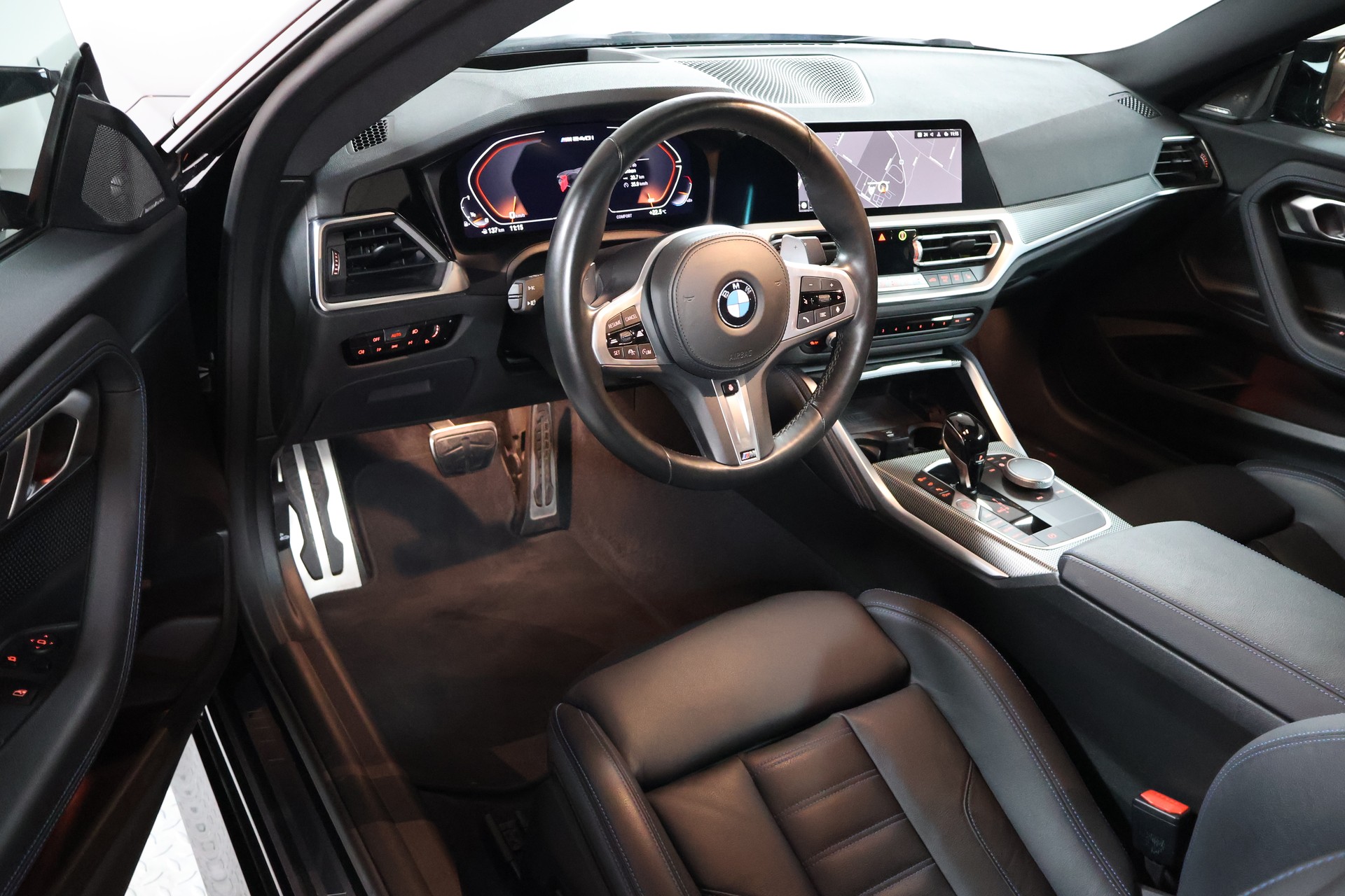 BMW M240i xDrive Steptronic-image-8