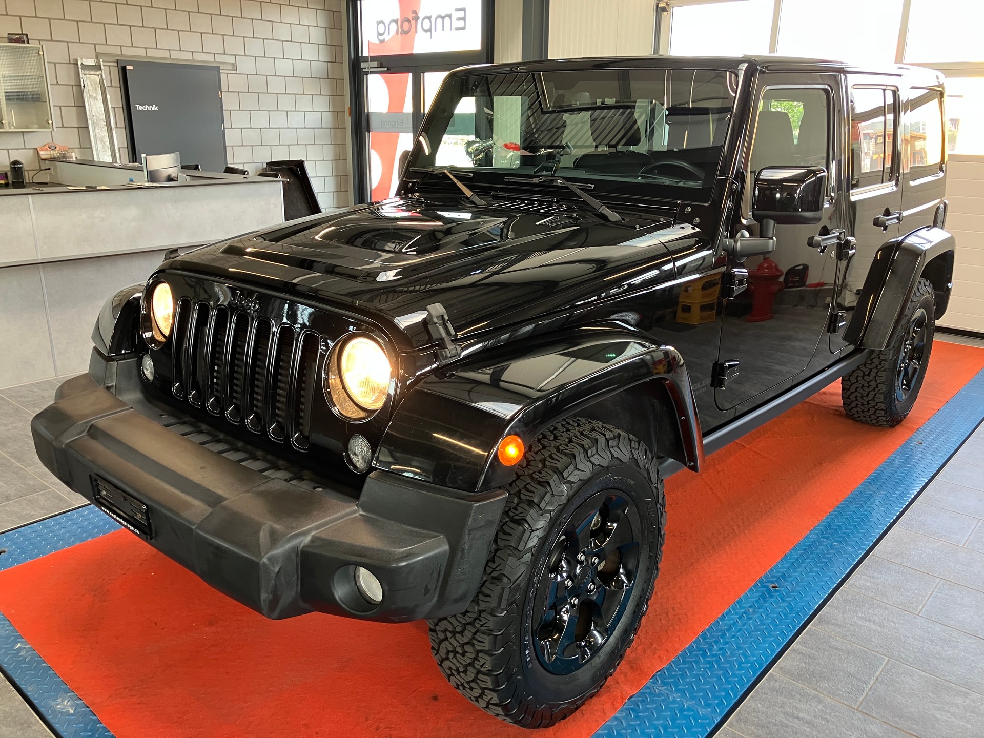 JEEP Wrangler 2.8CRD Unlimited Black Edition II Aut.-image-9