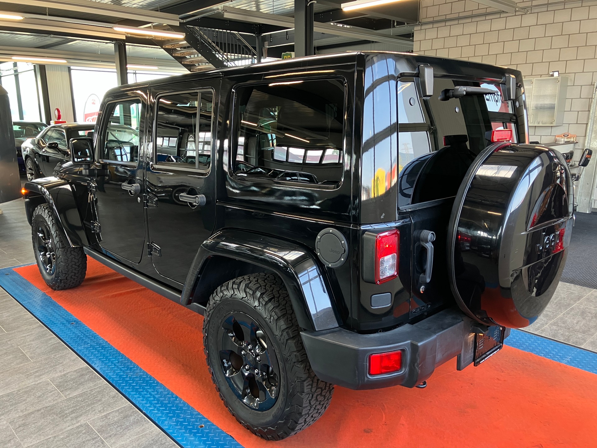 JEEP Wrangler 2.8CRD Unlimited Black Edition II Aut.-image-4