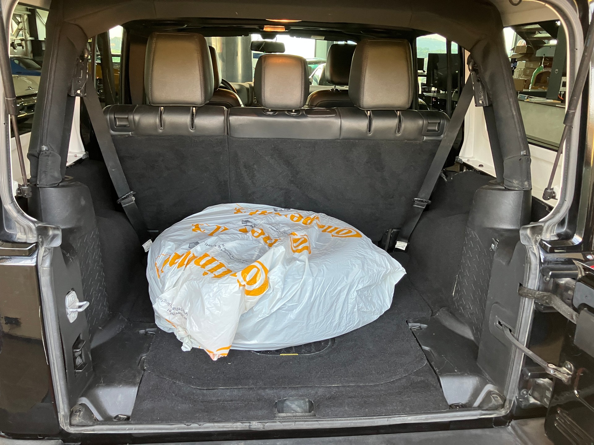 JEEP Wrangler 2.8CRD Unlimited Black Edition II Aut.-image-21
