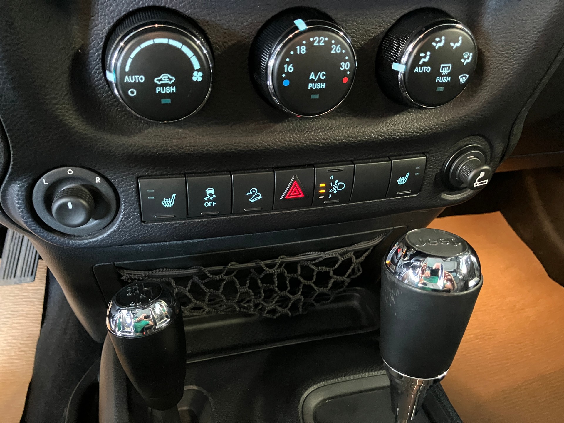 JEEP Wrangler 2.8CRD Unlimited Black Edition II Aut.-image-15