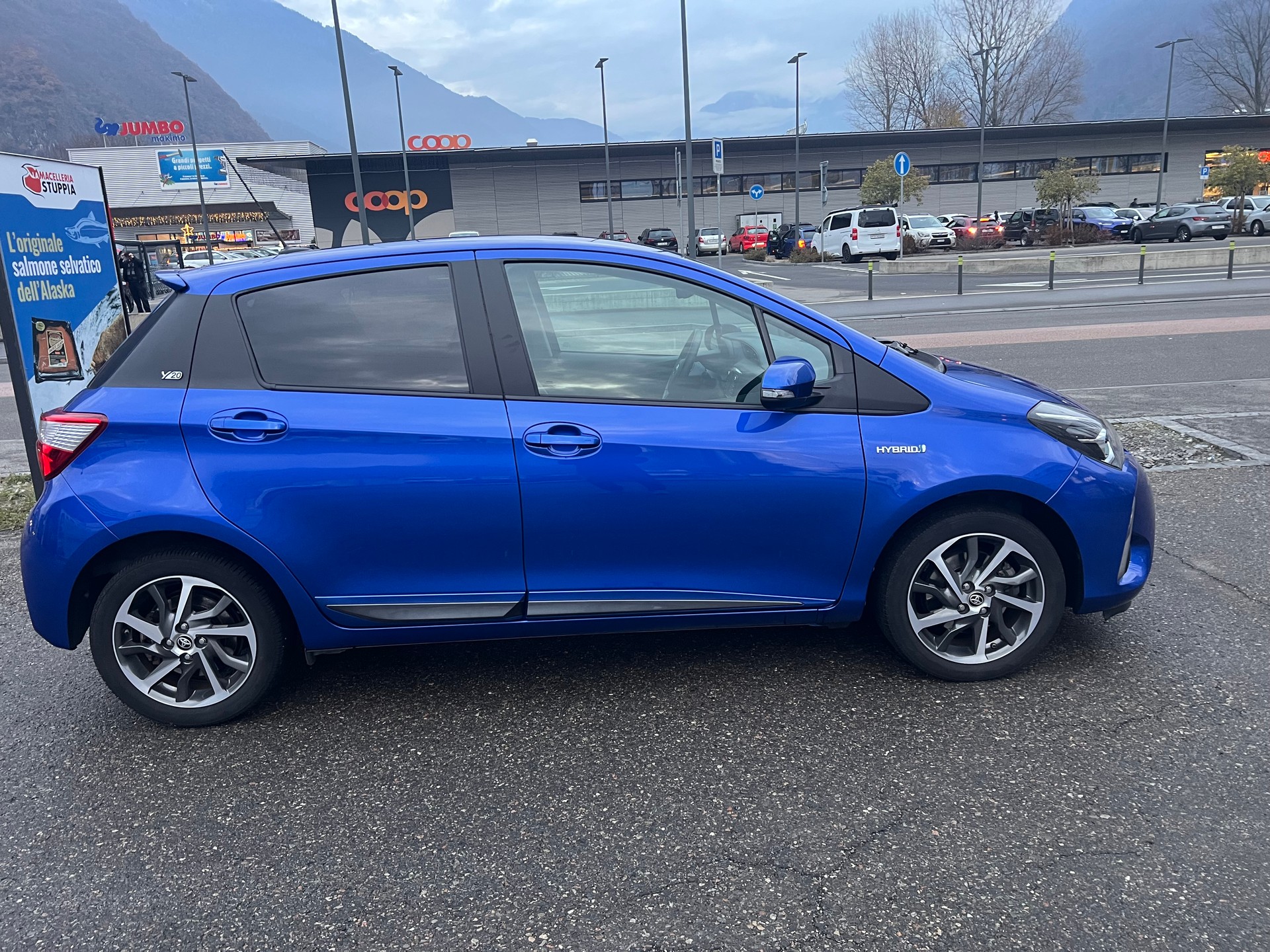 TOYOTA Yaris 1.5 VVT-i Hybrid Trend e-CVT-image-0
