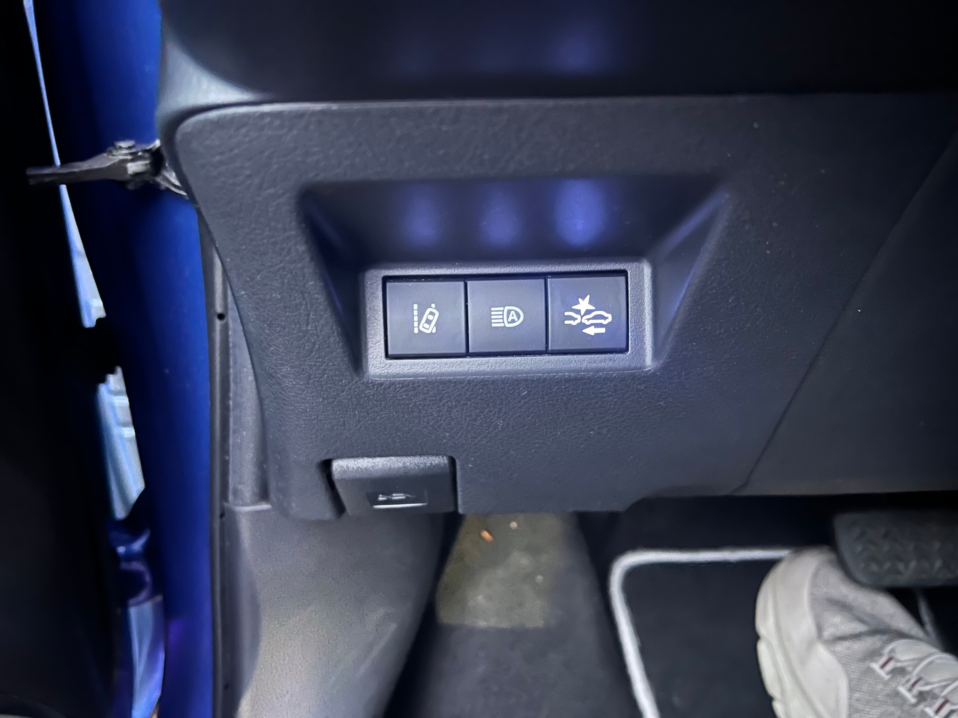 TOYOTA Yaris 1.5 VVT-i Hybrid Trend e-CVT-image-13