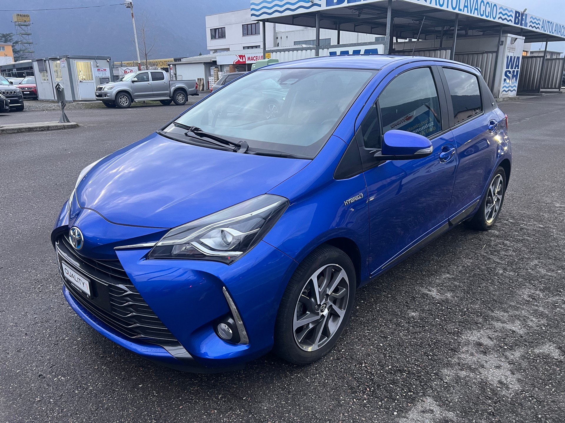 TOYOTA Yaris 1.5 VVT-i Hybrid Trend e-CVT-image-3