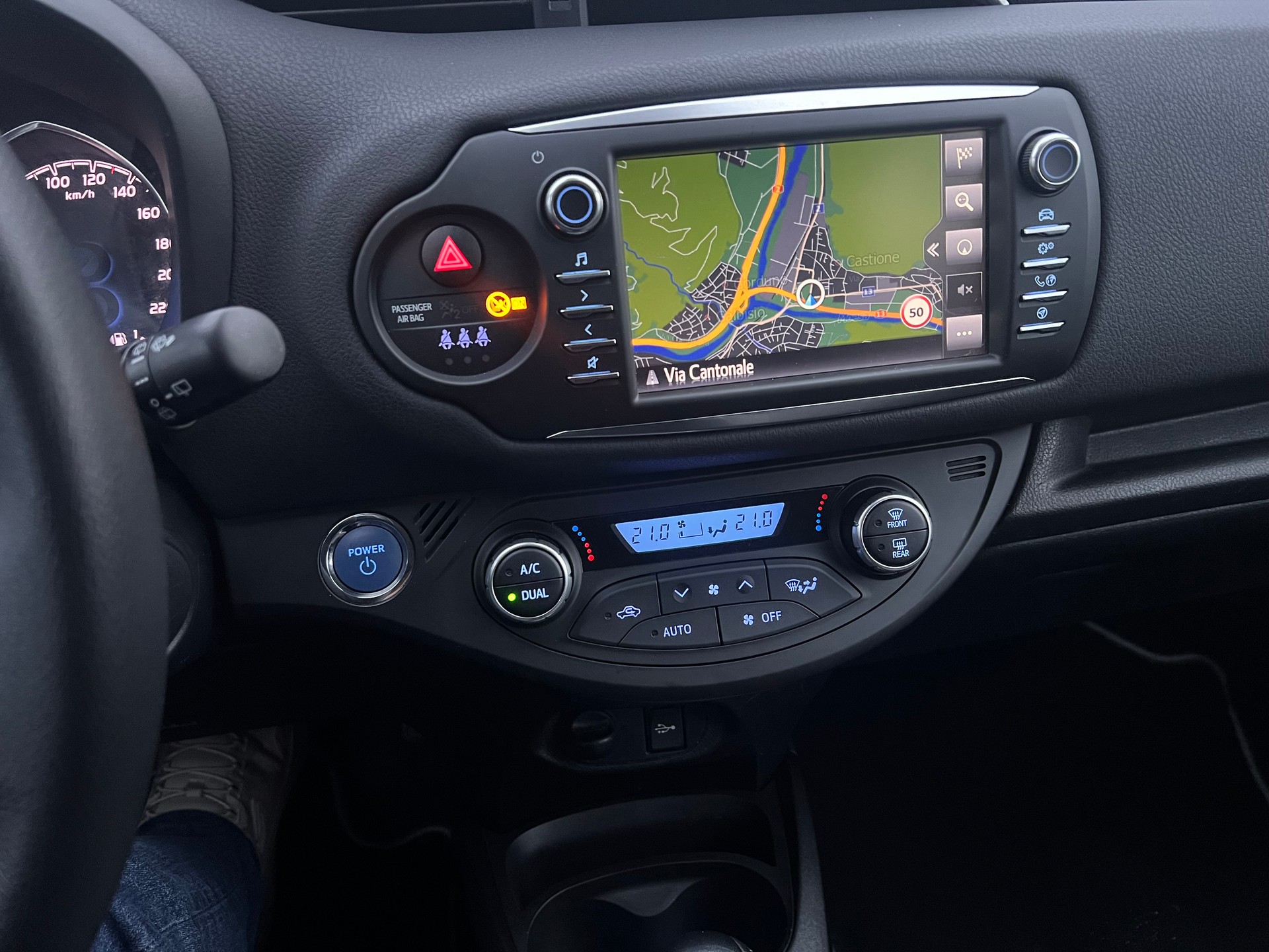 TOYOTA Yaris 1.5 VVT-i Hybrid Trend e-CVT-image-6