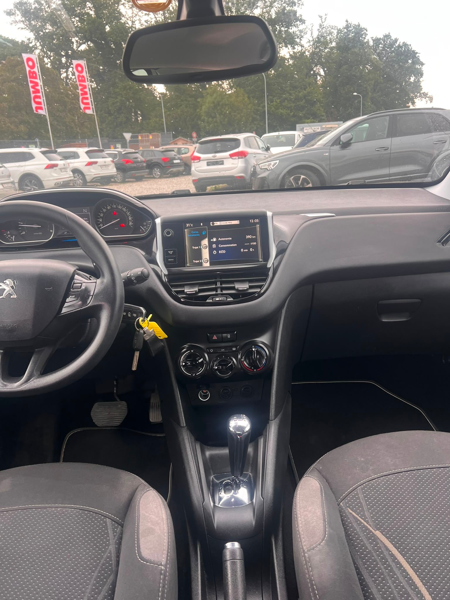 PEUGEOT 208 1.4 e-HDi Active EGS5-image-7