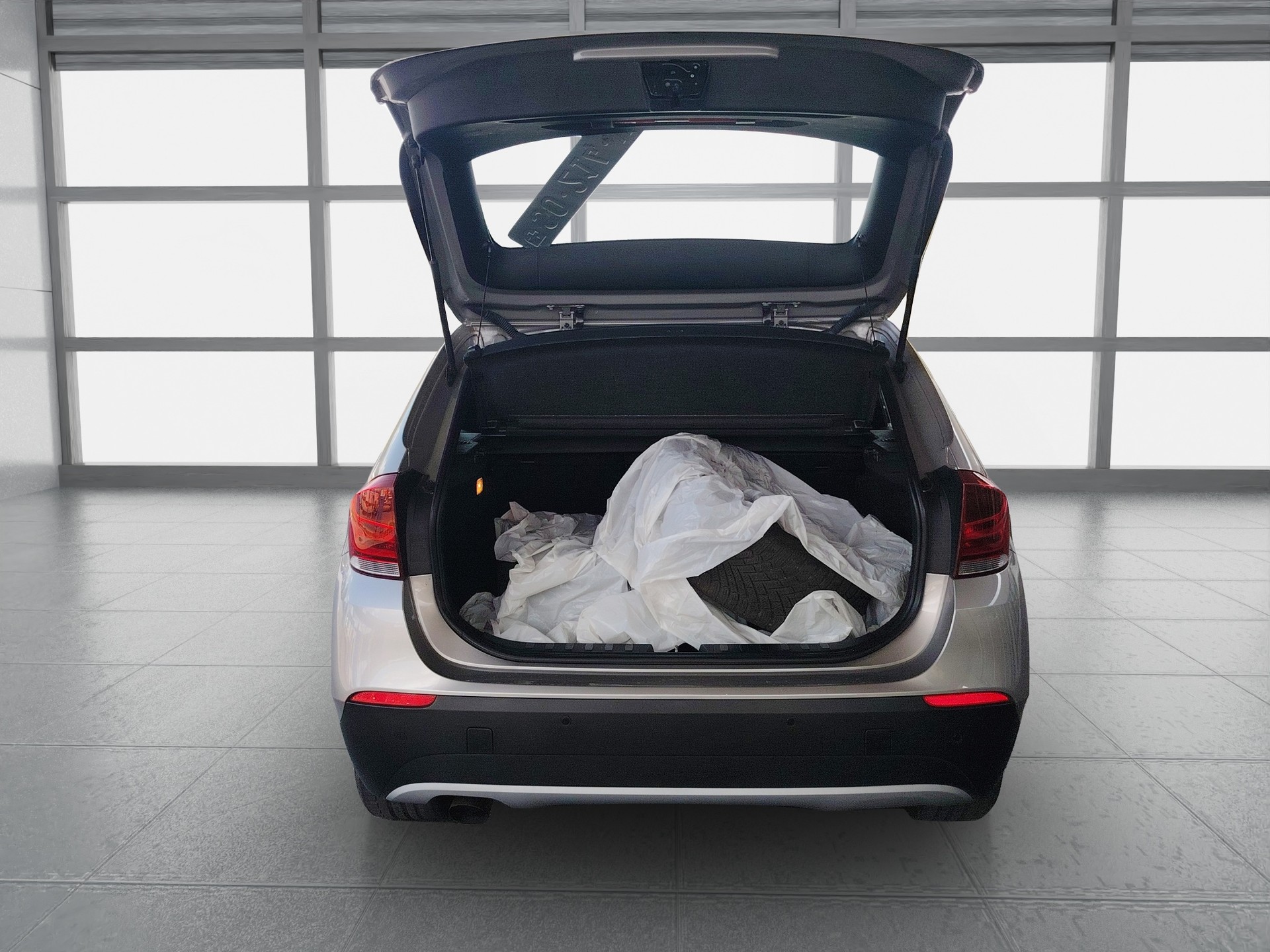 BMW X1 xDrive 18d-image-8