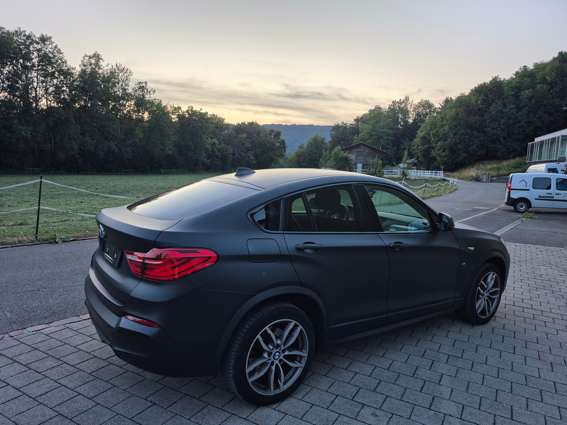 BMW X4 xDrive 20d M Sport Steptronic-image-3