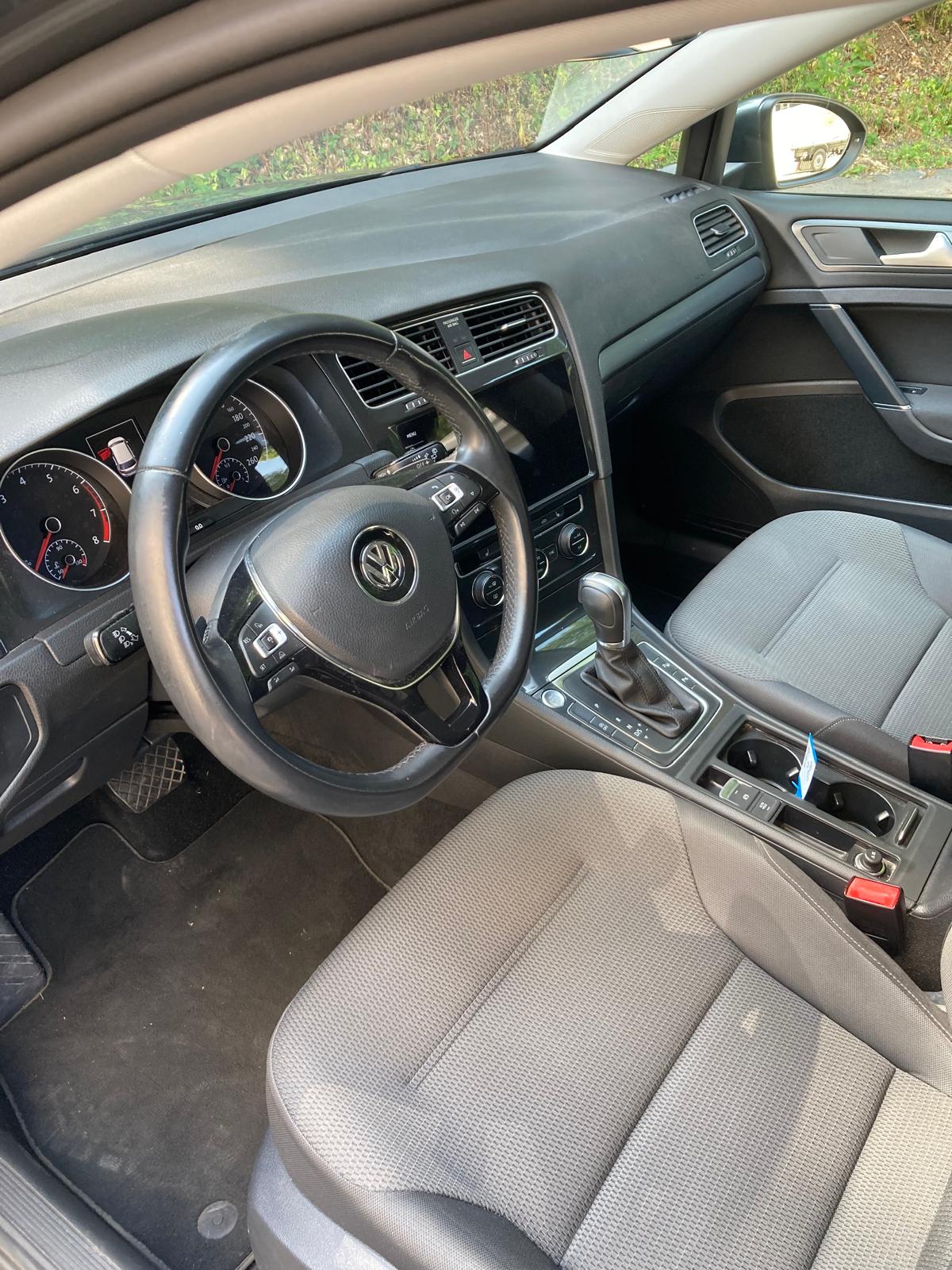 VW Golf 1.0 TSI Comfortline DSG-image-11
