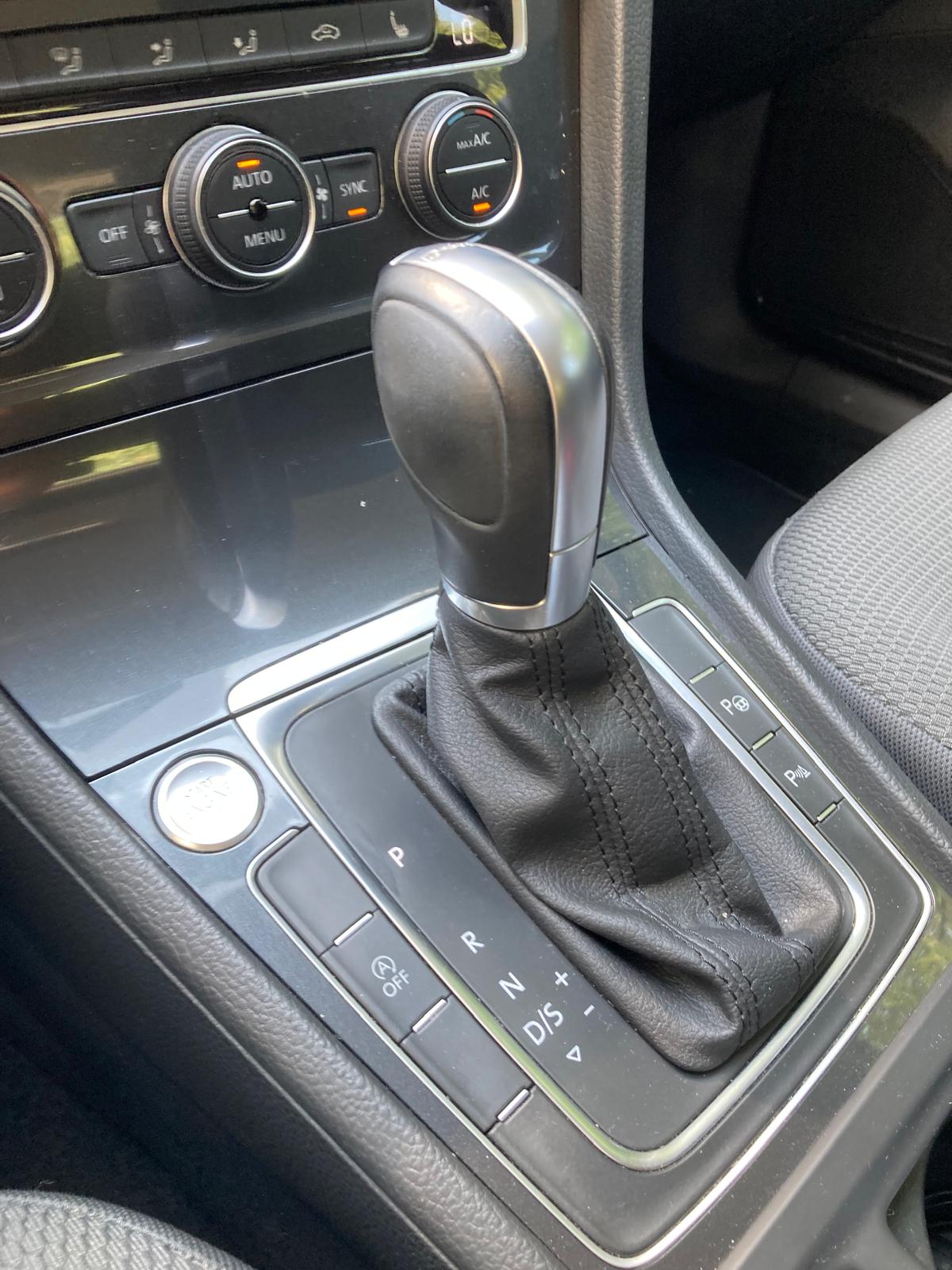 VW Golf 1.0 TSI Comfortline DSG-image-12