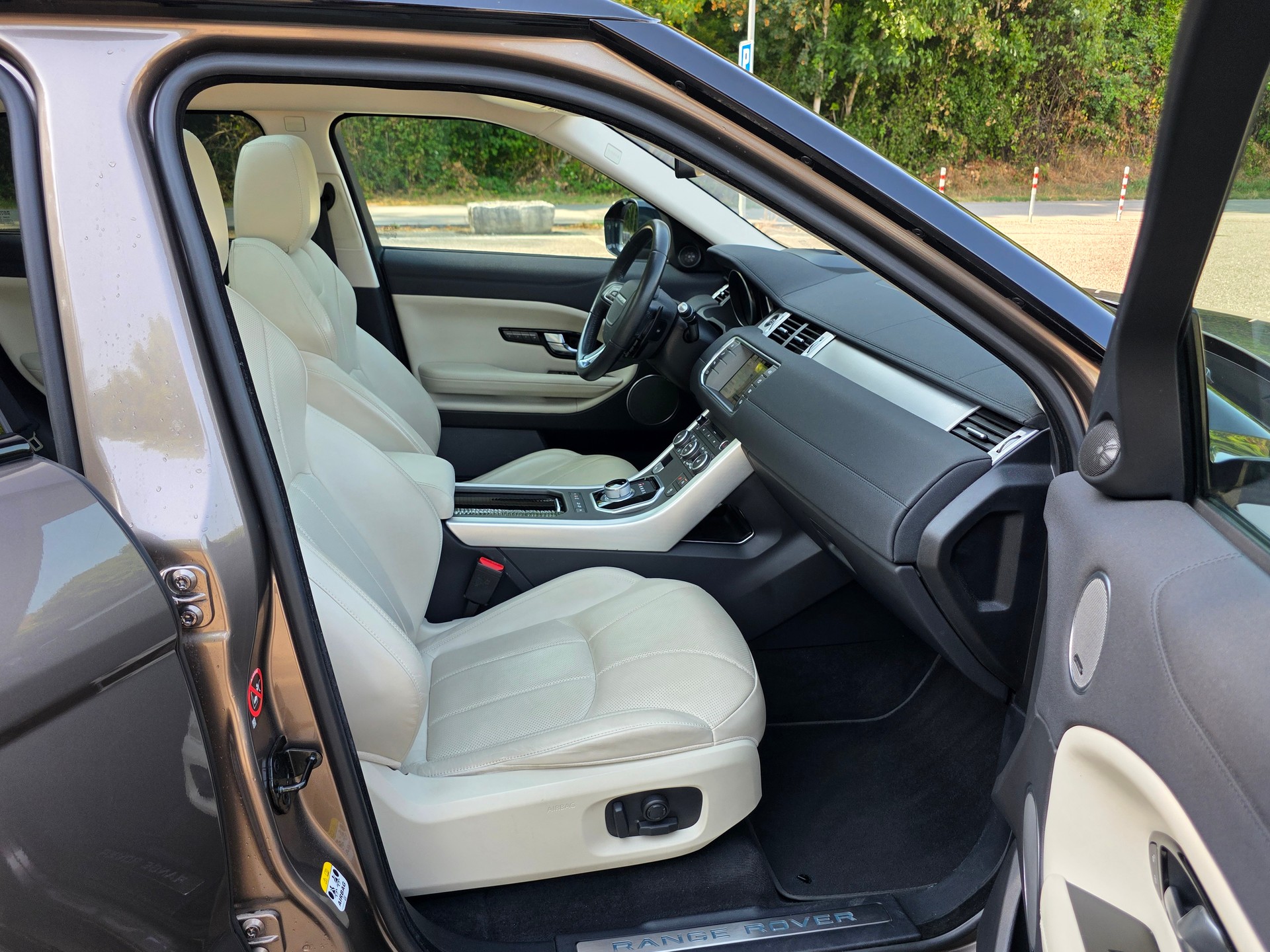 LAND ROVER Range Rover Evoque 2.0 Si4 HSE Dynamic AT9-image-9