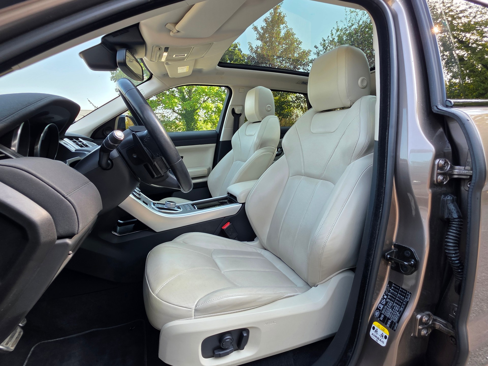 LAND ROVER Range Rover Evoque 2.0 Si4 HSE Dynamic AT9-image-11