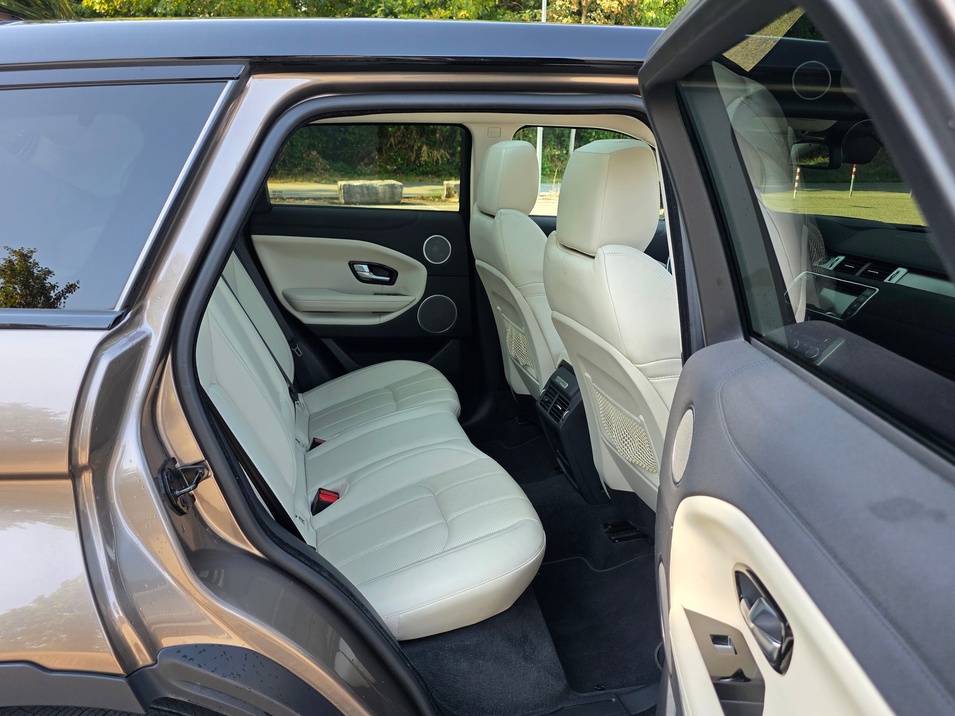 LAND ROVER Range Rover Evoque 2.0 Si4 HSE Dynamic AT9-image-10