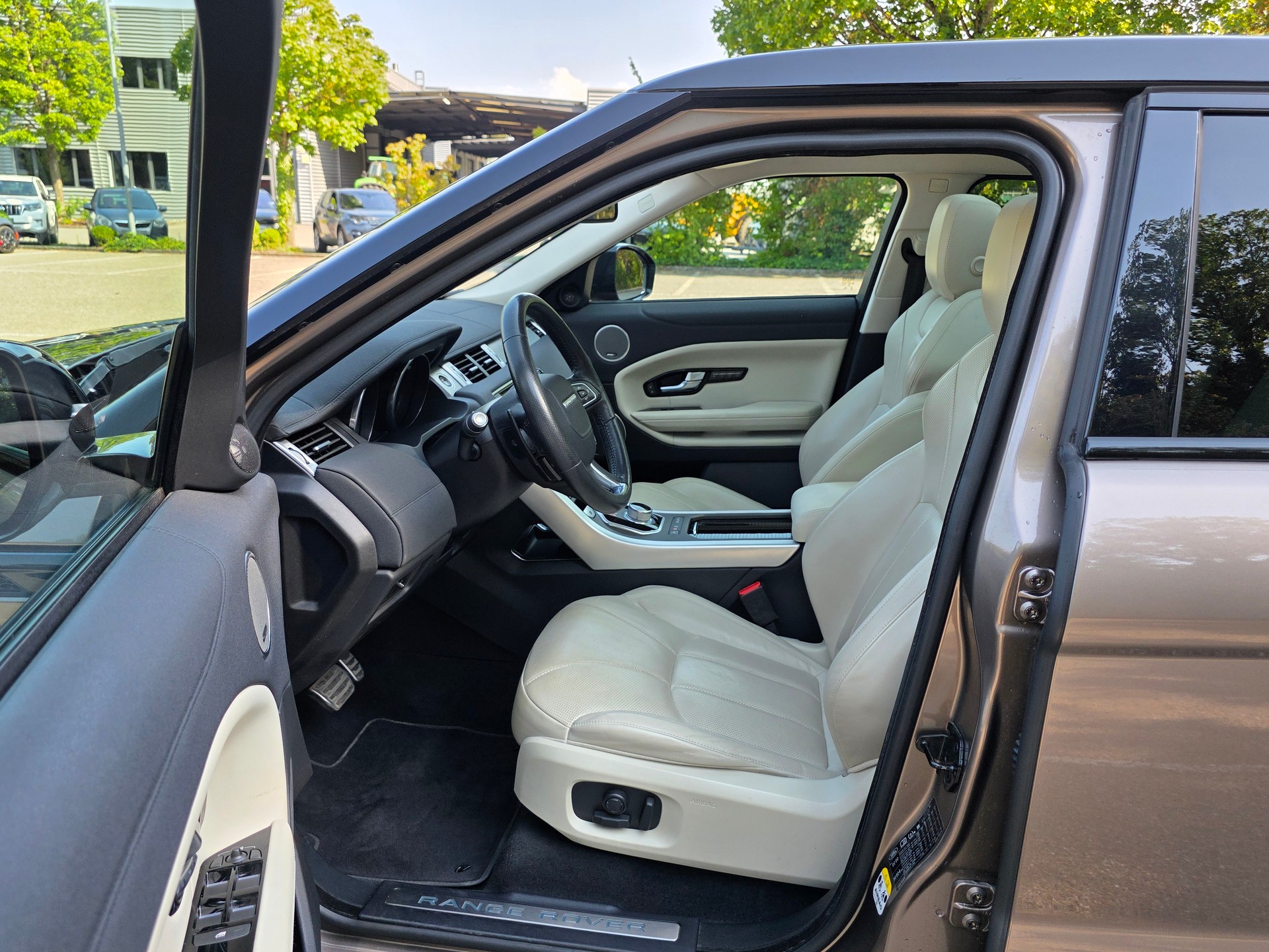 LAND ROVER Range Rover Evoque 2.0 Si4 HSE Dynamic AT9-image-8
