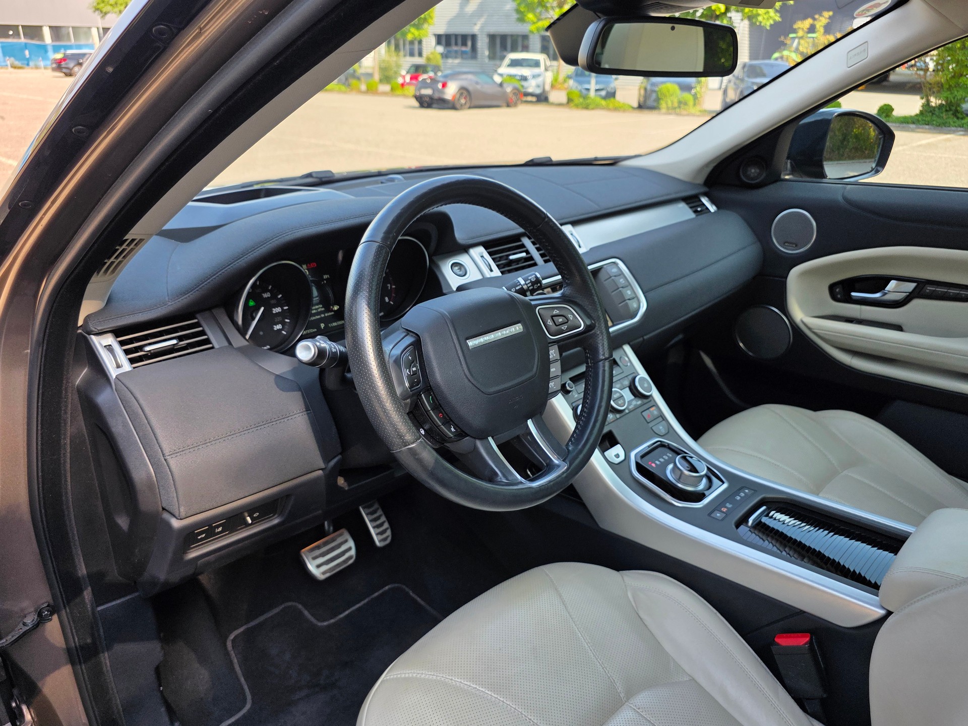 LAND ROVER Range Rover Evoque 2.0 Si4 HSE Dynamic AT9-image-12