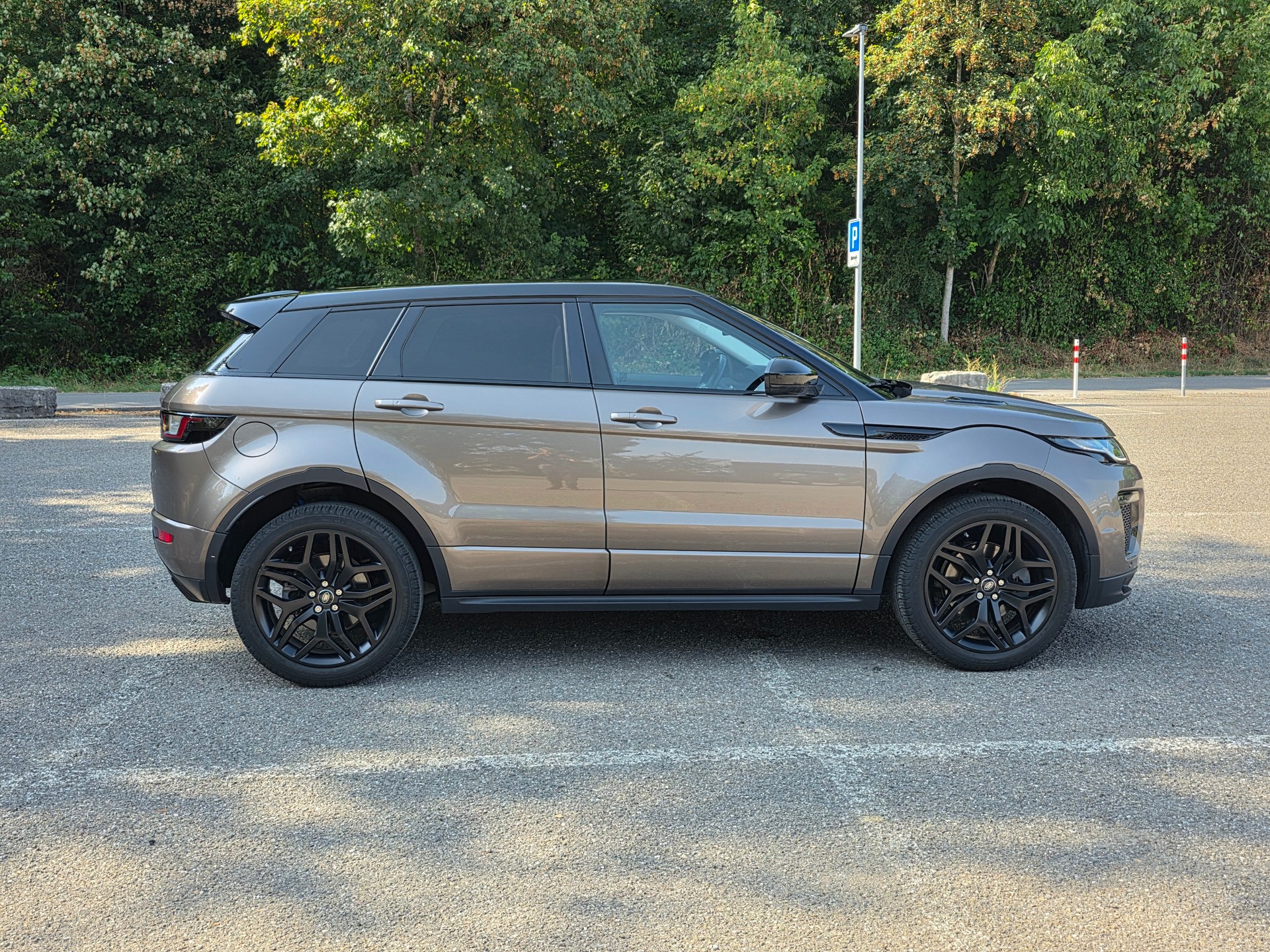 LAND ROVER Range Rover Evoque 2.0 Si4 HSE Dynamic AT9-image-2