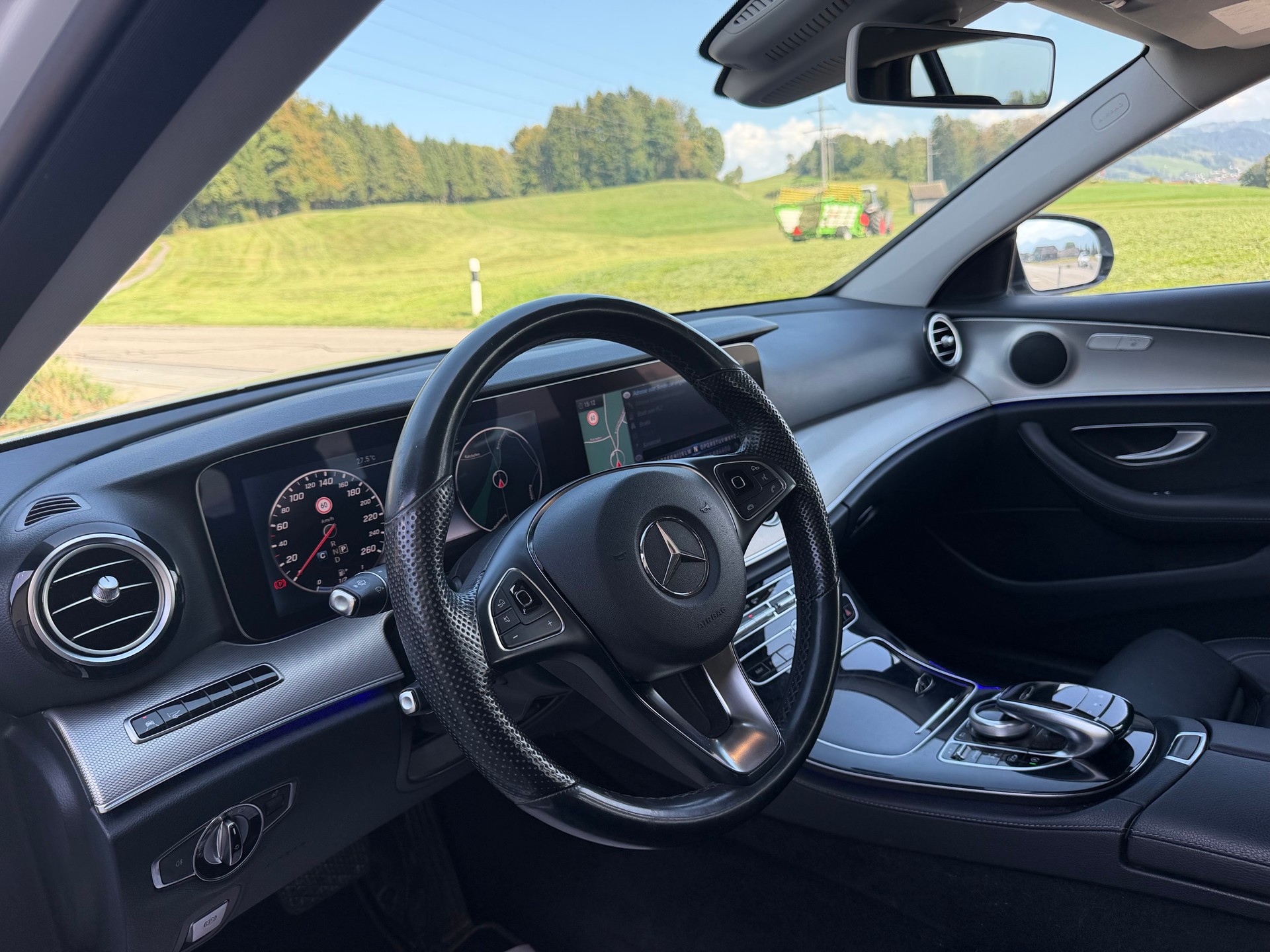MERCEDES-BENZ E 220 d Avantgarde 9G-Tronic-image-15