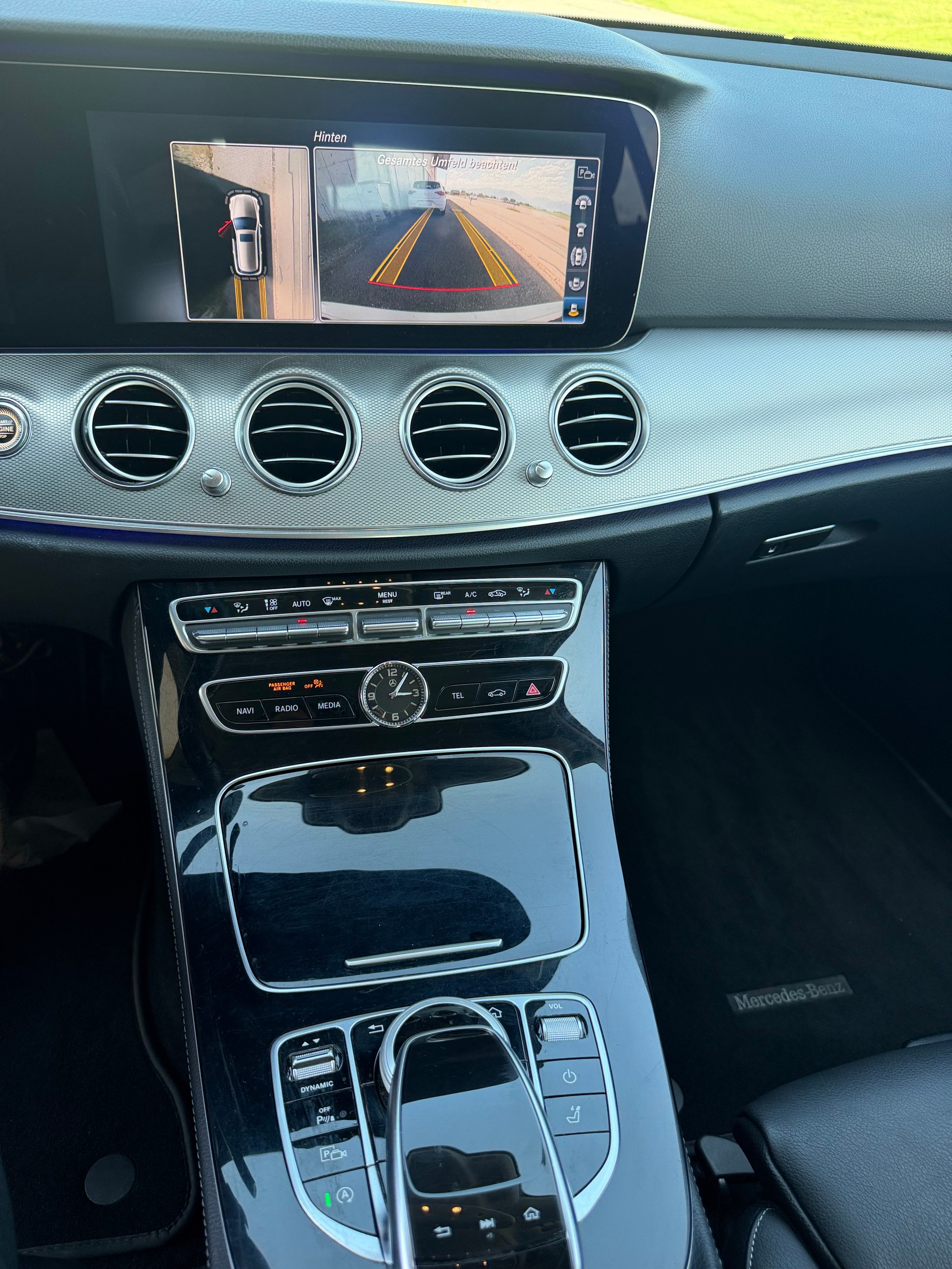 MERCEDES-BENZ E 220 d Avantgarde 9G-Tronic-image-10