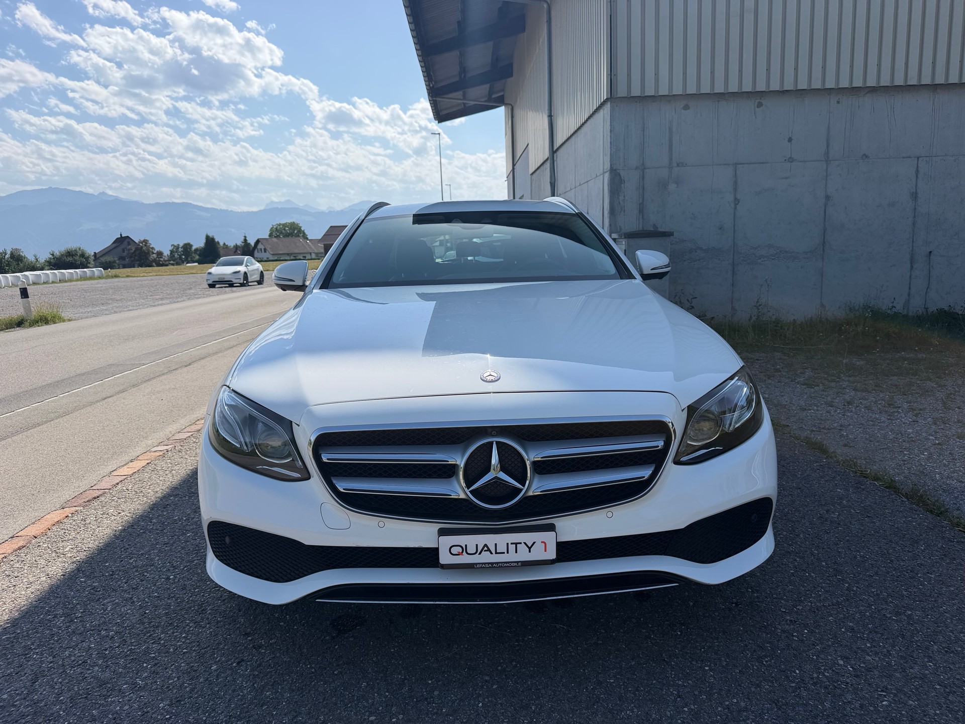 MERCEDES-BENZ E 220 d Avantgarde 9G-Tronic-image-2