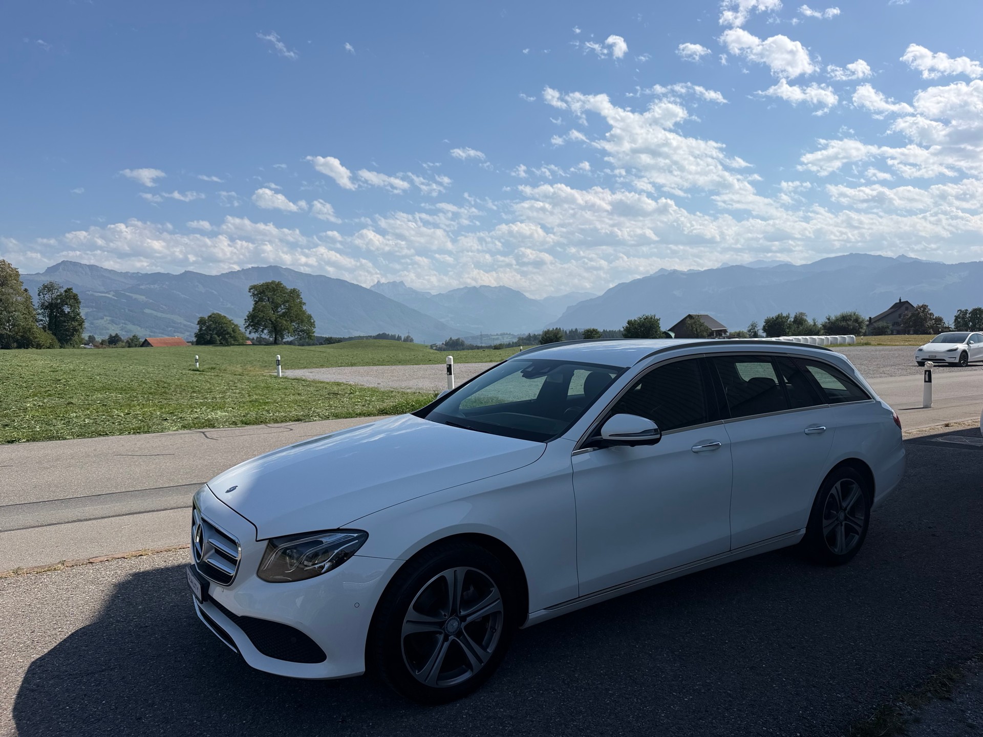 MERCEDES-BENZ E 220 d Avantgarde 9G-Tronic-image-1
