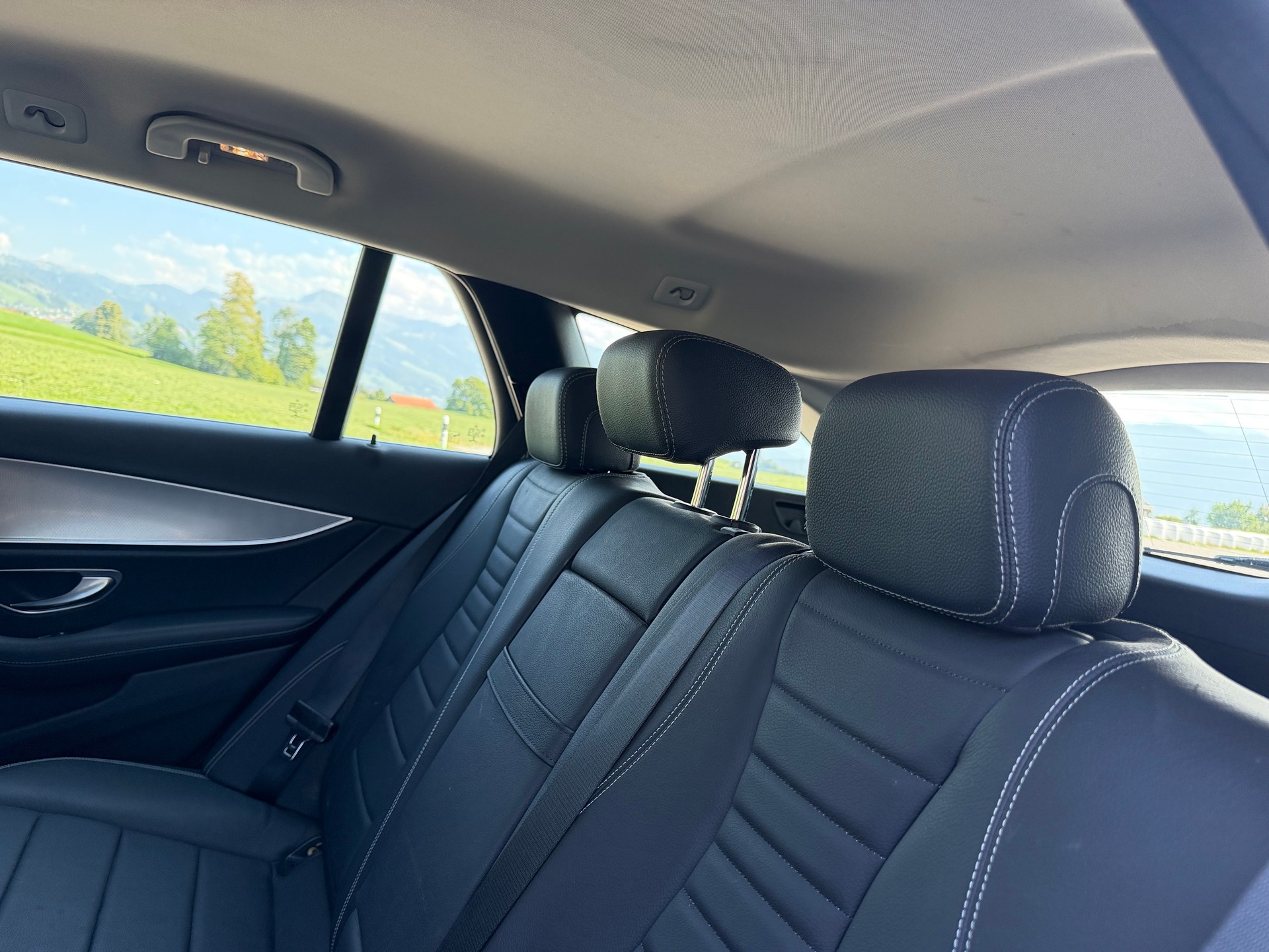 MERCEDES-BENZ E 220 d Avantgarde 9G-Tronic-image-8