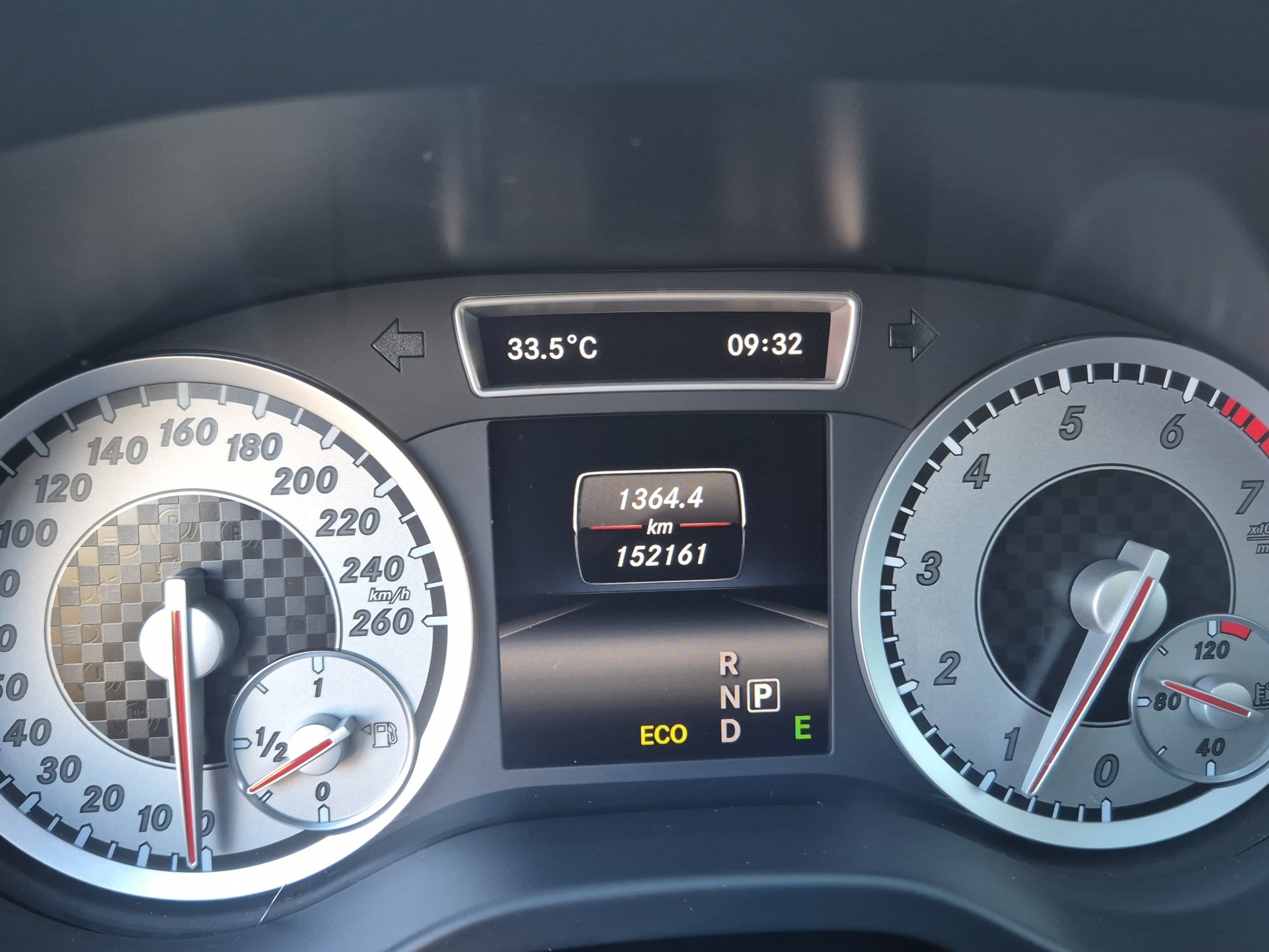 MERCEDES-BENZ A 180 AMG Line 7G-DCT-image-12