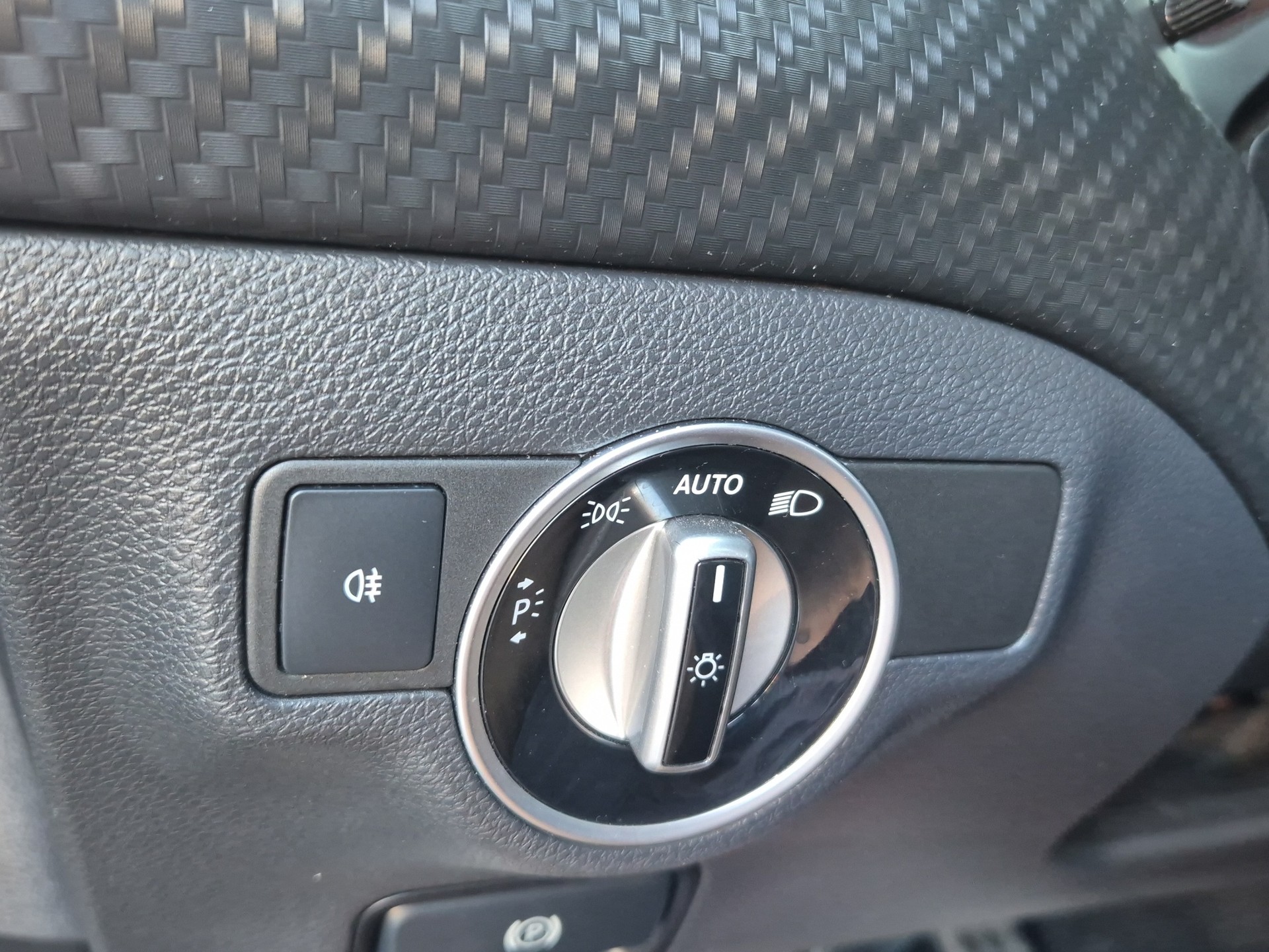 MERCEDES-BENZ A 180 AMG Line 7G-DCT-image-14