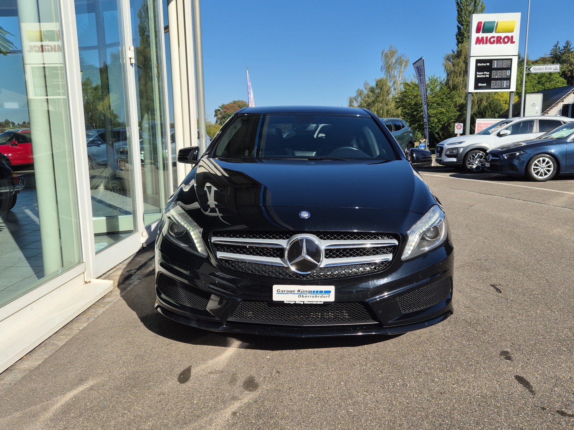 MERCEDES-BENZ A 180 AMG Line 7G-DCT-image-1
