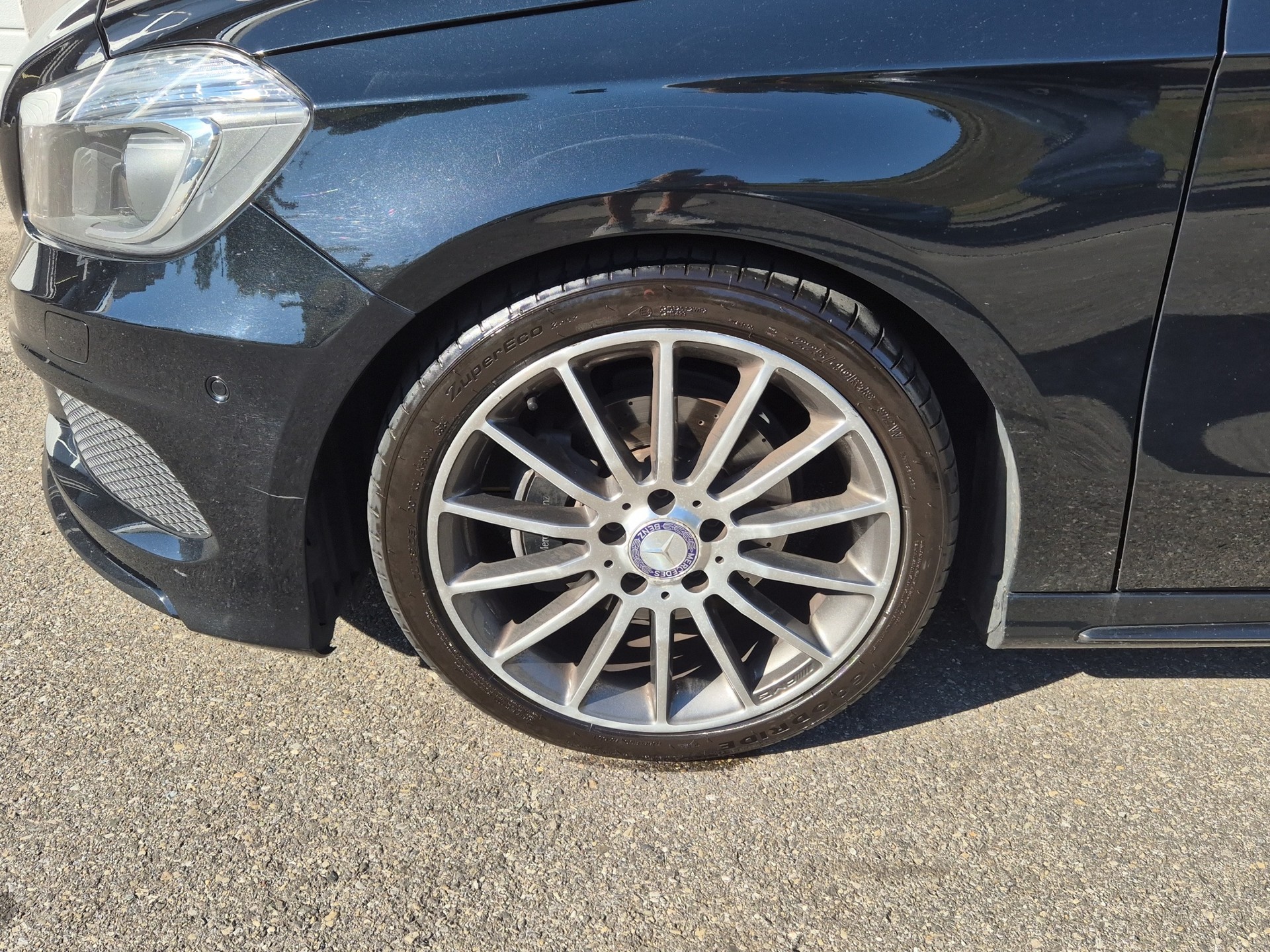 MERCEDES-BENZ A 180 AMG Line 7G-DCT-image-3