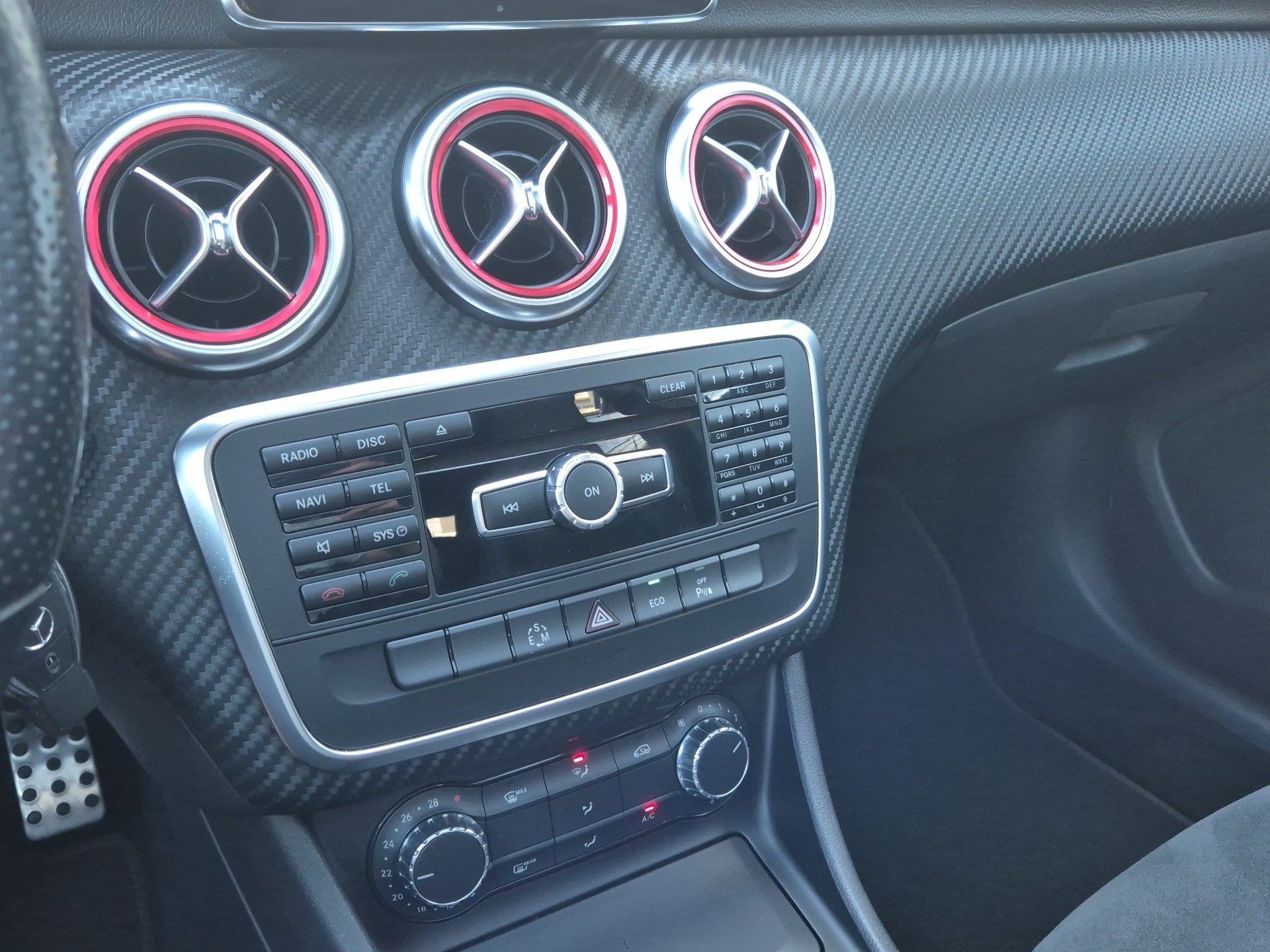 MERCEDES-BENZ A 180 AMG Line 7G-DCT-image-16