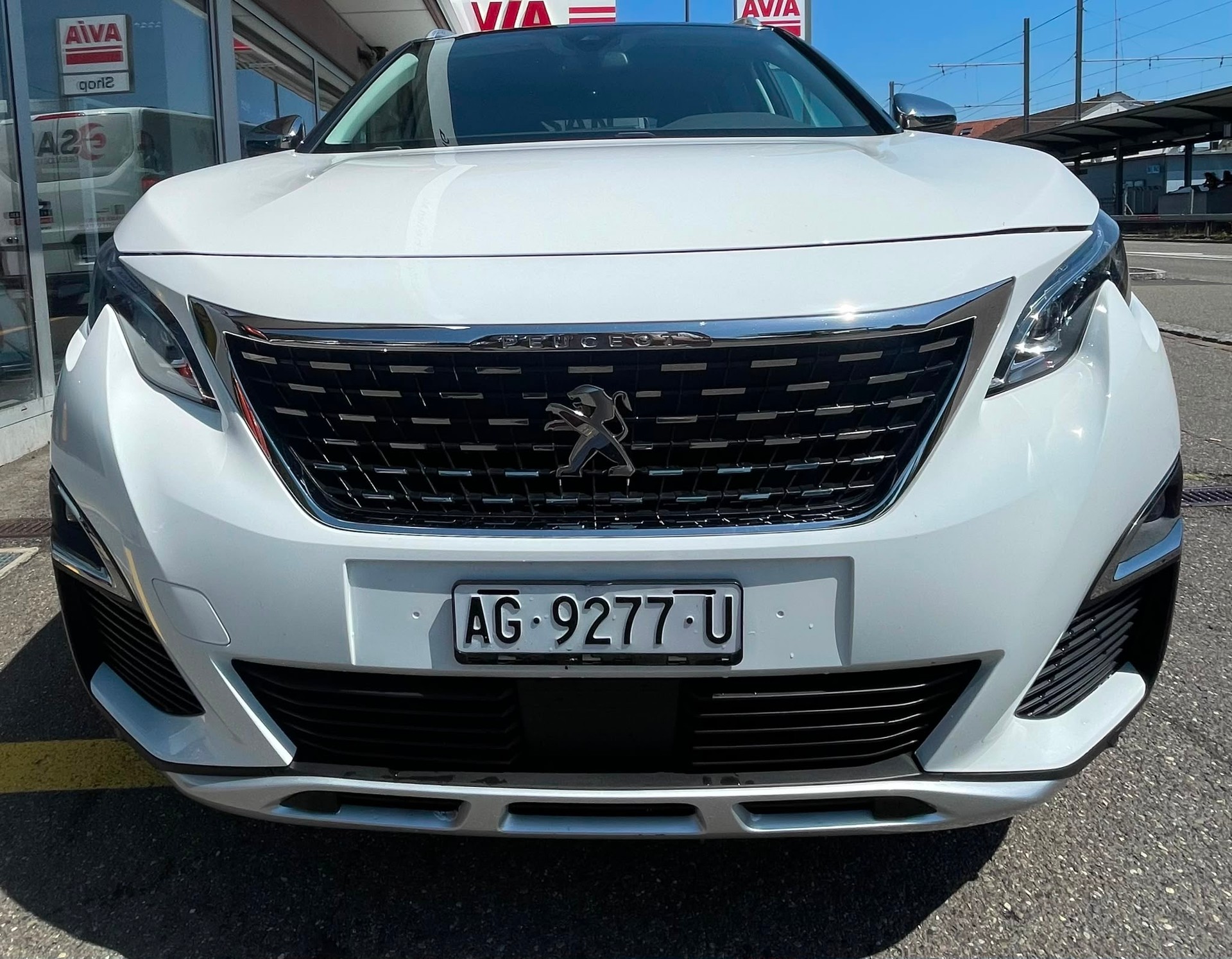 PEUGEOT 5008 1.6 starker 181PS Pure Tech Allure EAT8 7-Sitzer-image-2