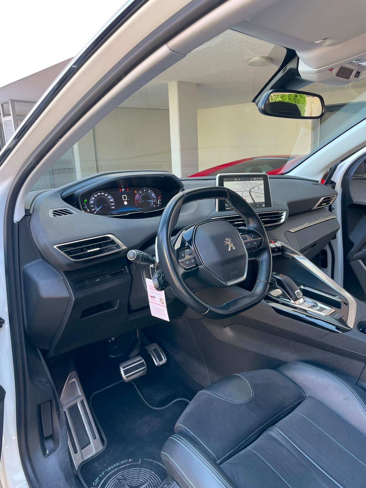 PEUGEOT 5008 1.6 starker 181PS Pure Tech Allure EAT8 7-Sitzer-image-10