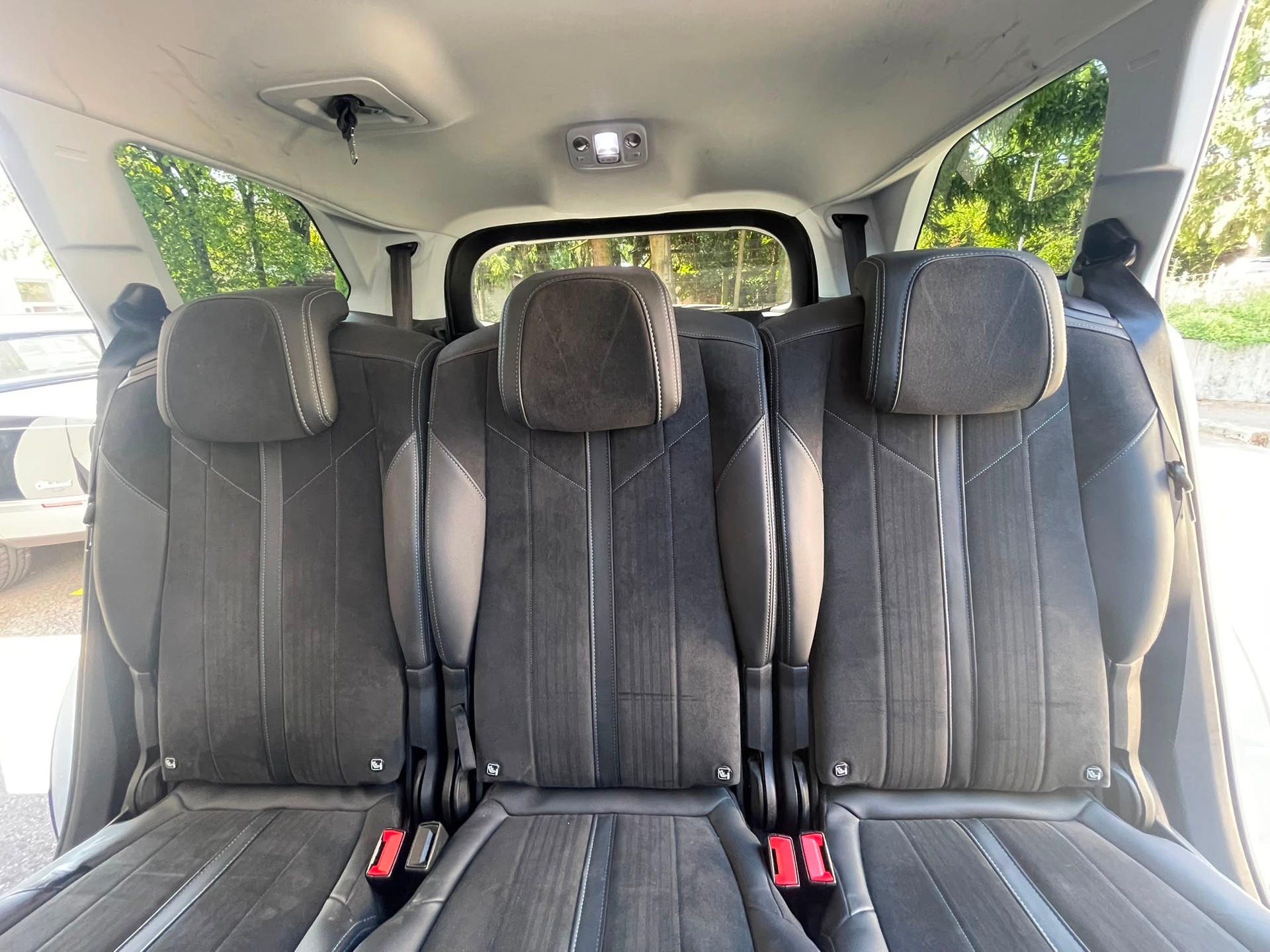 PEUGEOT 5008 1.6 starker 181PS Pure Tech Allure EAT8 7-Sitzer-image-6