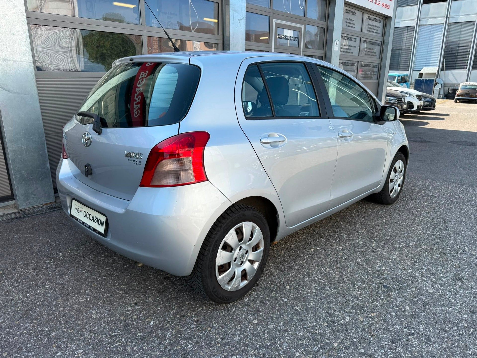 TOYOTA Yaris 1.3 Linea Sol-image-4