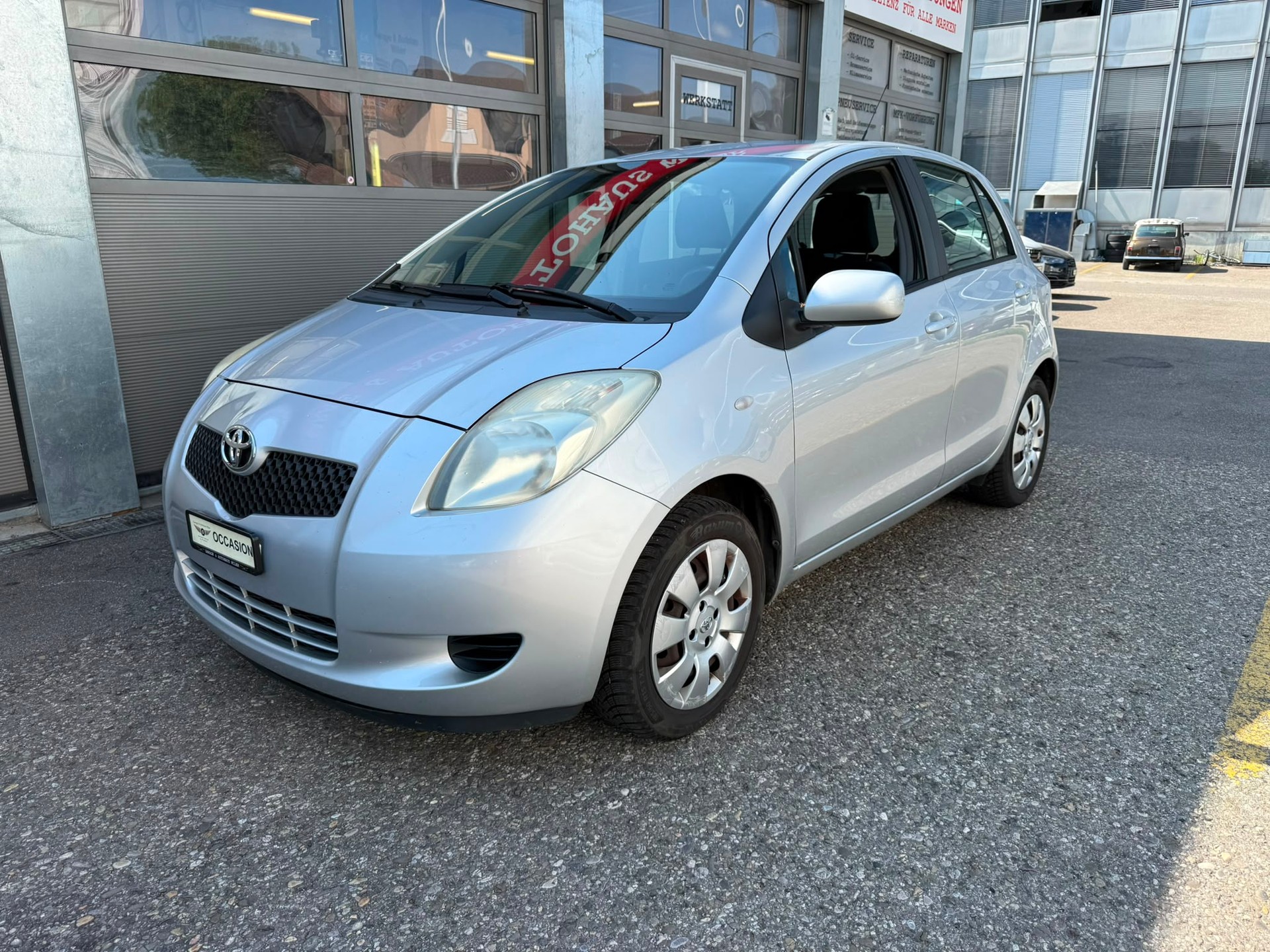 TOYOTA Yaris 1.3 Linea Sol-image-0