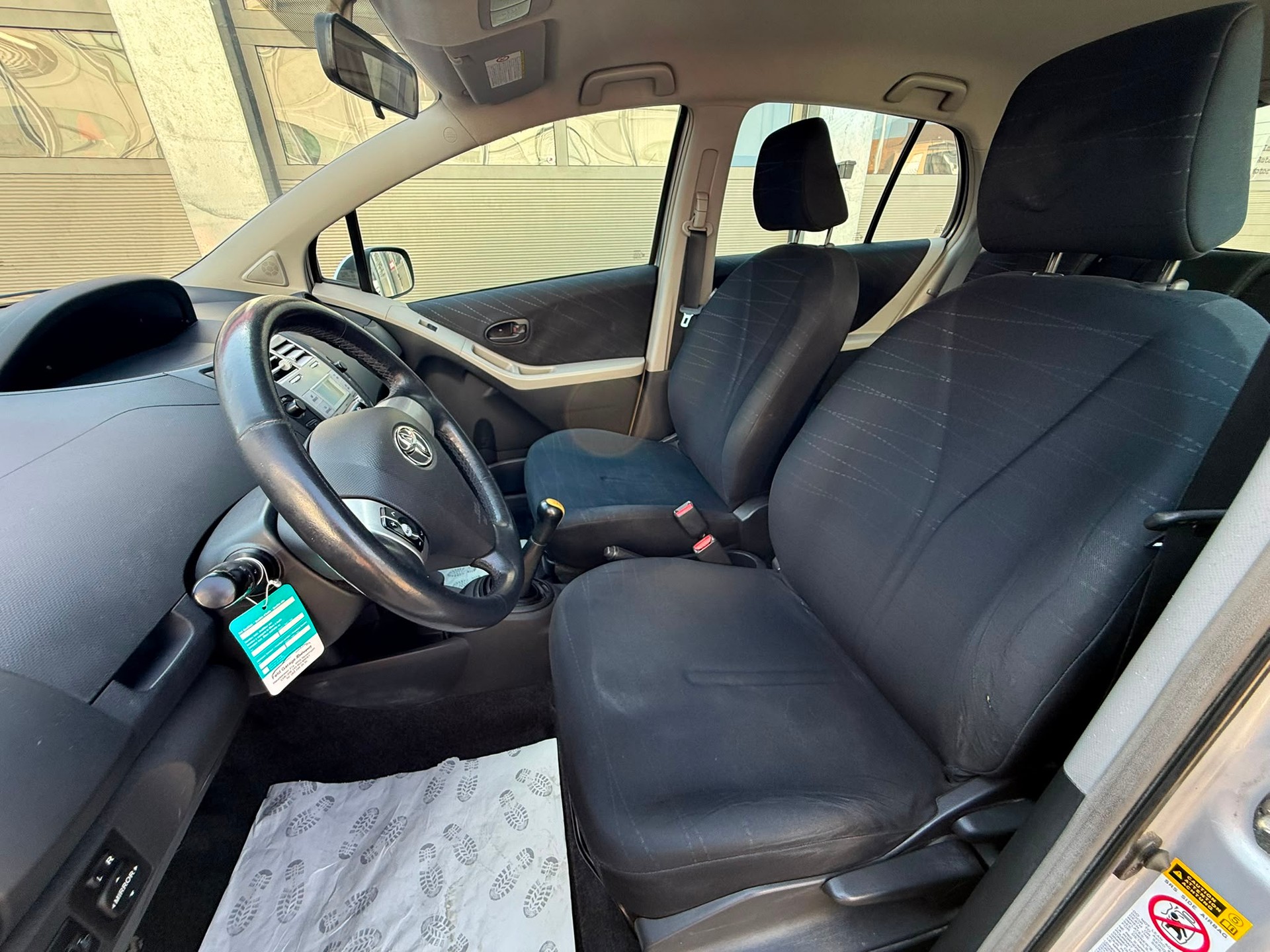 TOYOTA Yaris 1.3 Linea Sol-image-10
