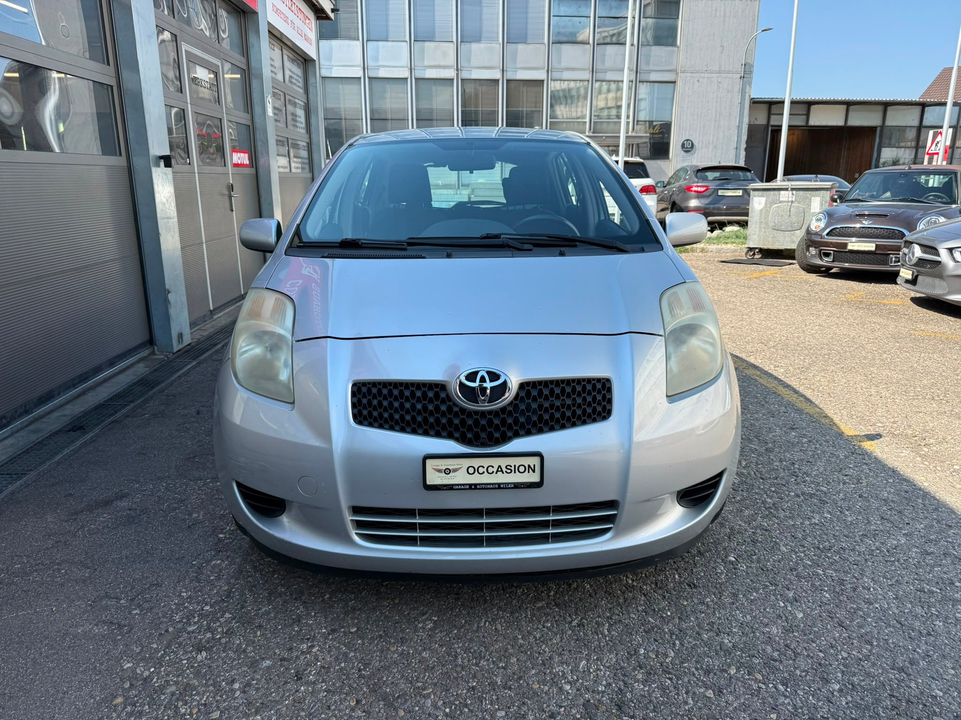 TOYOTA Yaris 1.3 Linea Sol-image-1