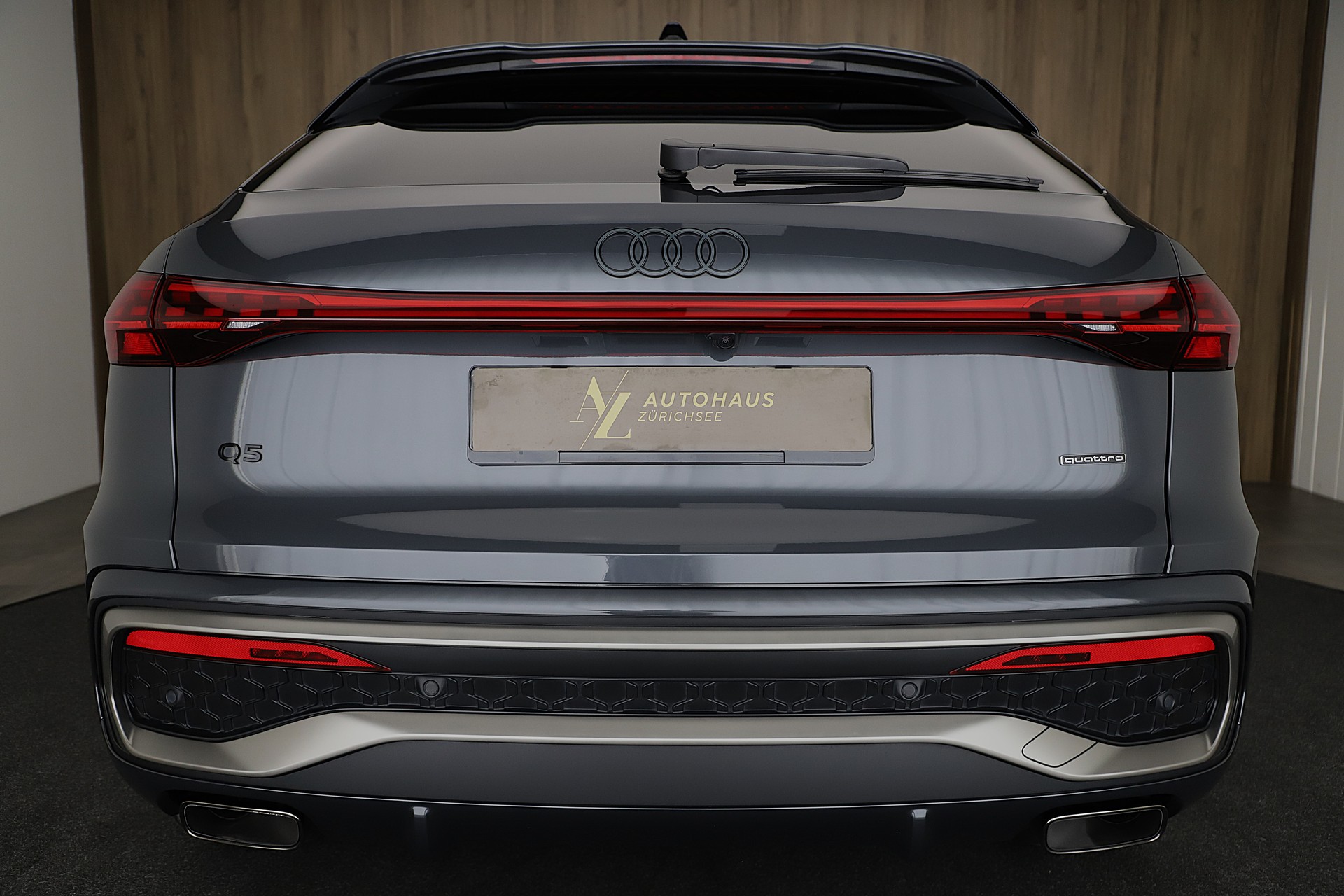AUDI Q5 Sportback TFSI quattro S-tronic S-Line Interieur + Exterieur Edition One Paket-image-3